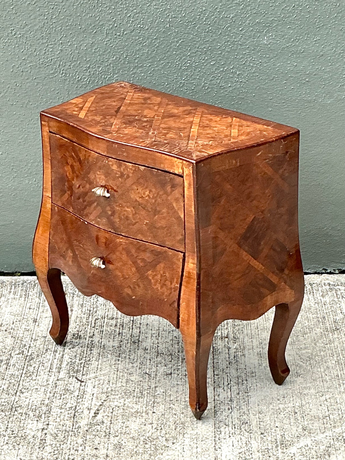 Vintage Petite Burl Wood Bombe Chest - Detail view