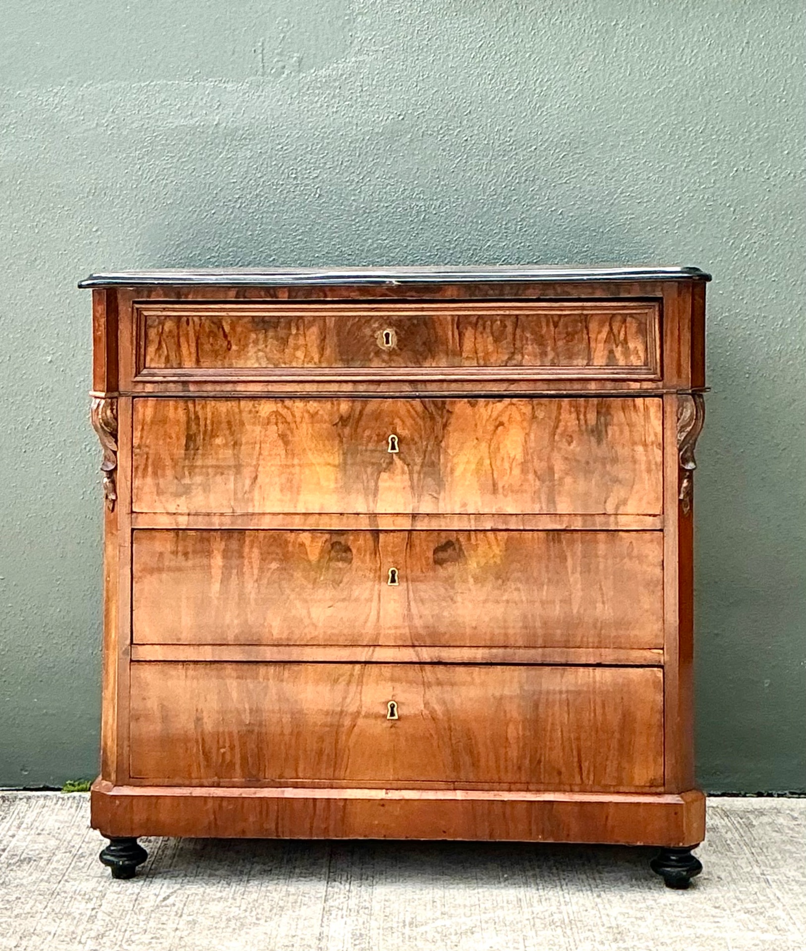 Vintage Birdseye Maple Chest Of Drawers After Biedermeier - Top view