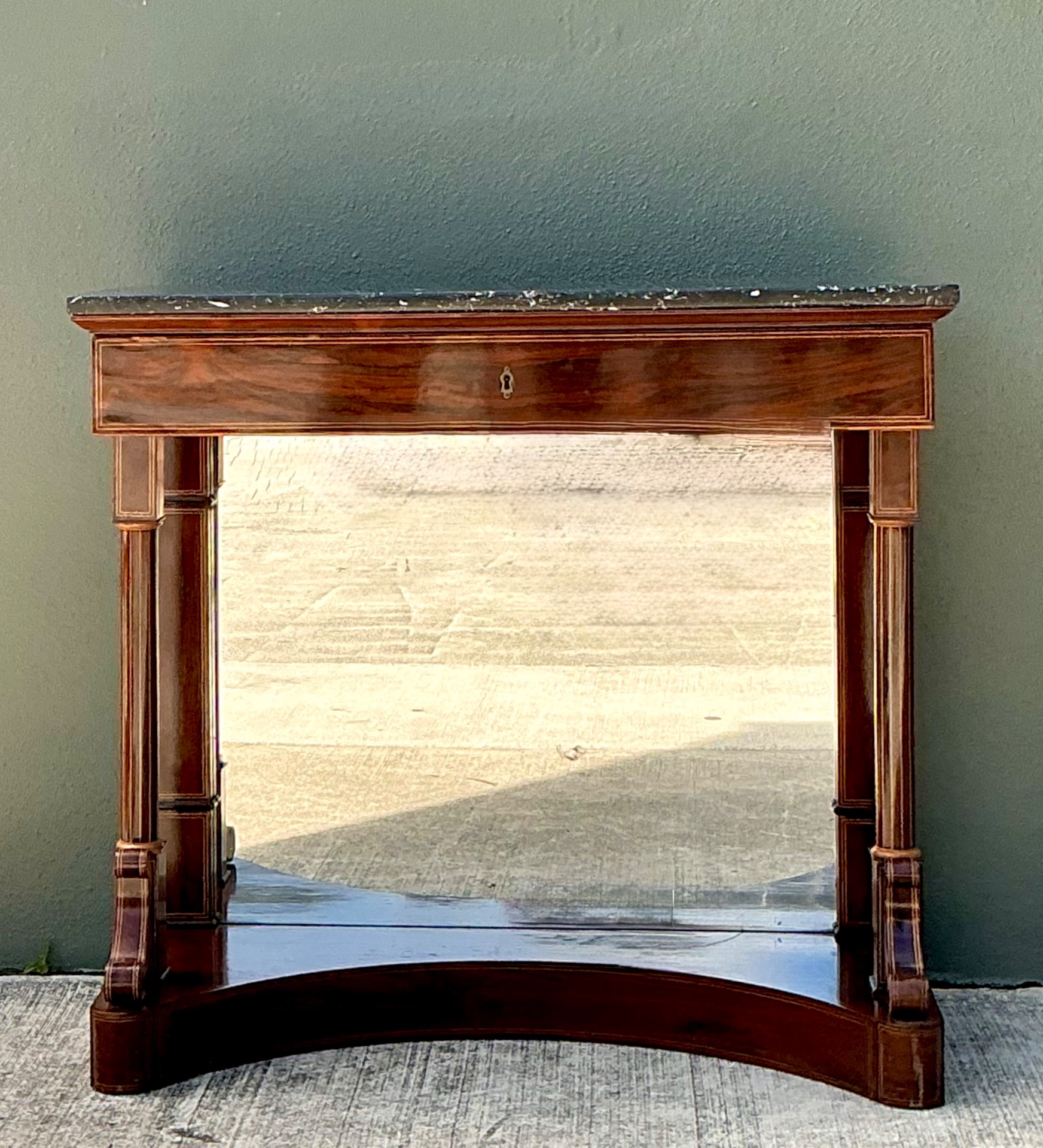 Vintage Empire Flame Mahogany Pier Table - Detail view
