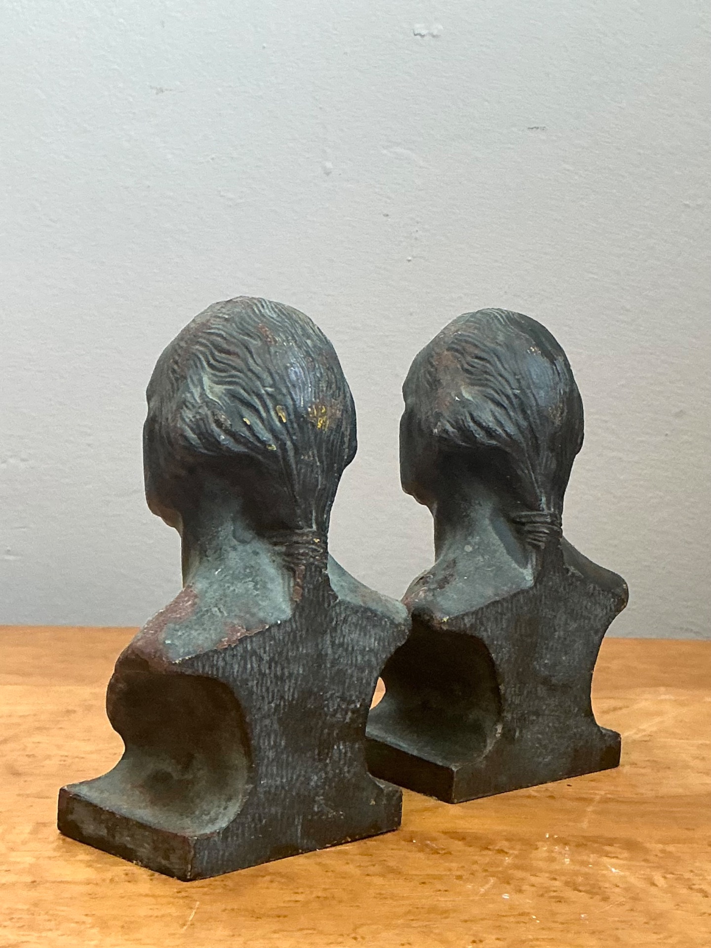 Vintage Patinated Bronze Busts Of George Washington -  A Pair - Detail view