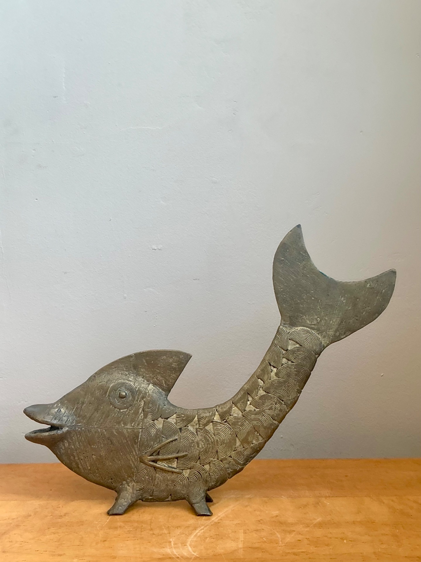 Mid-Century Modern Bronze Fish Figurine - Detail view