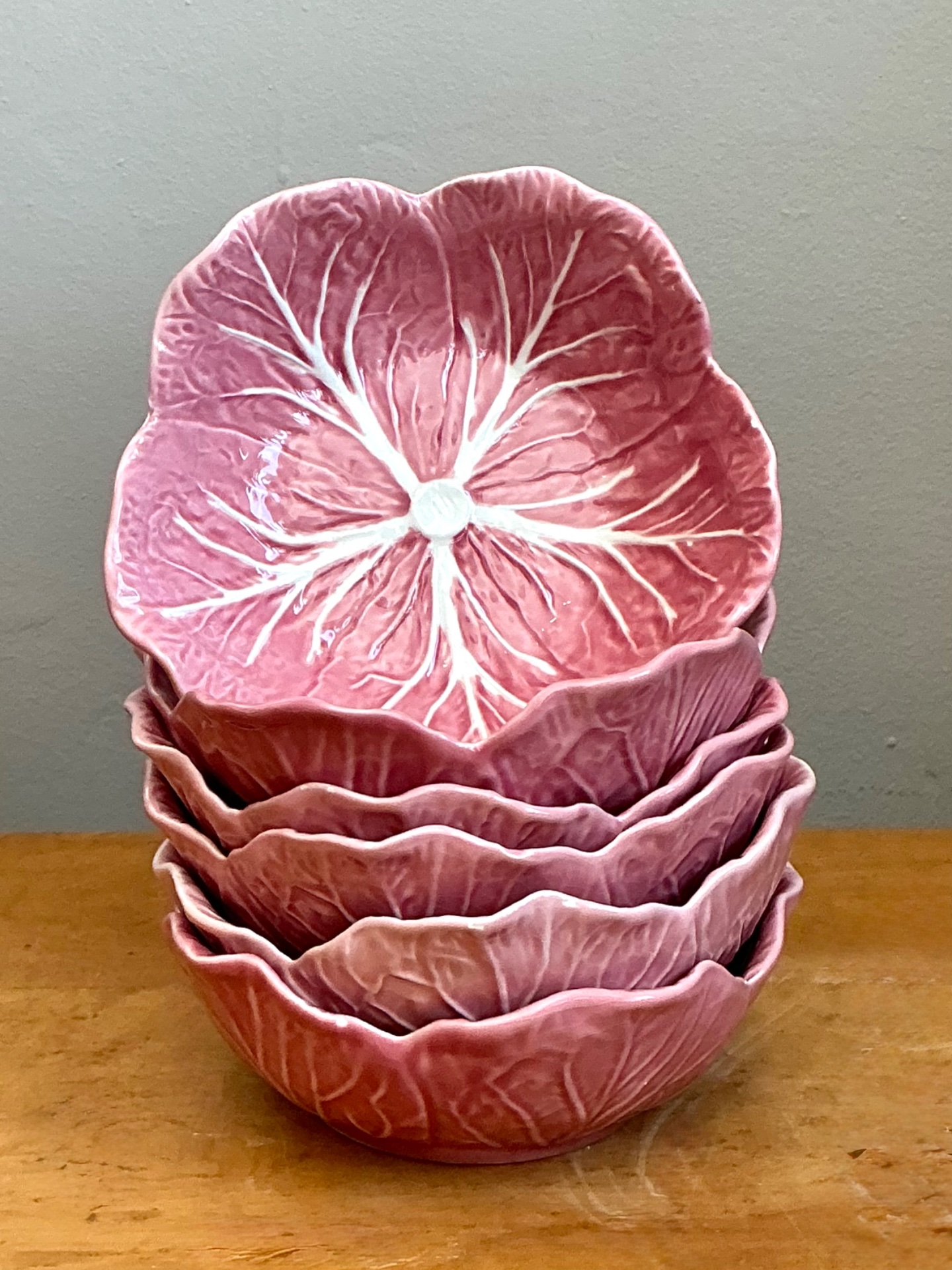 Vintage Bordallo Pinheiro Pink Cabbage Bowls - Set Of 6 - Side view