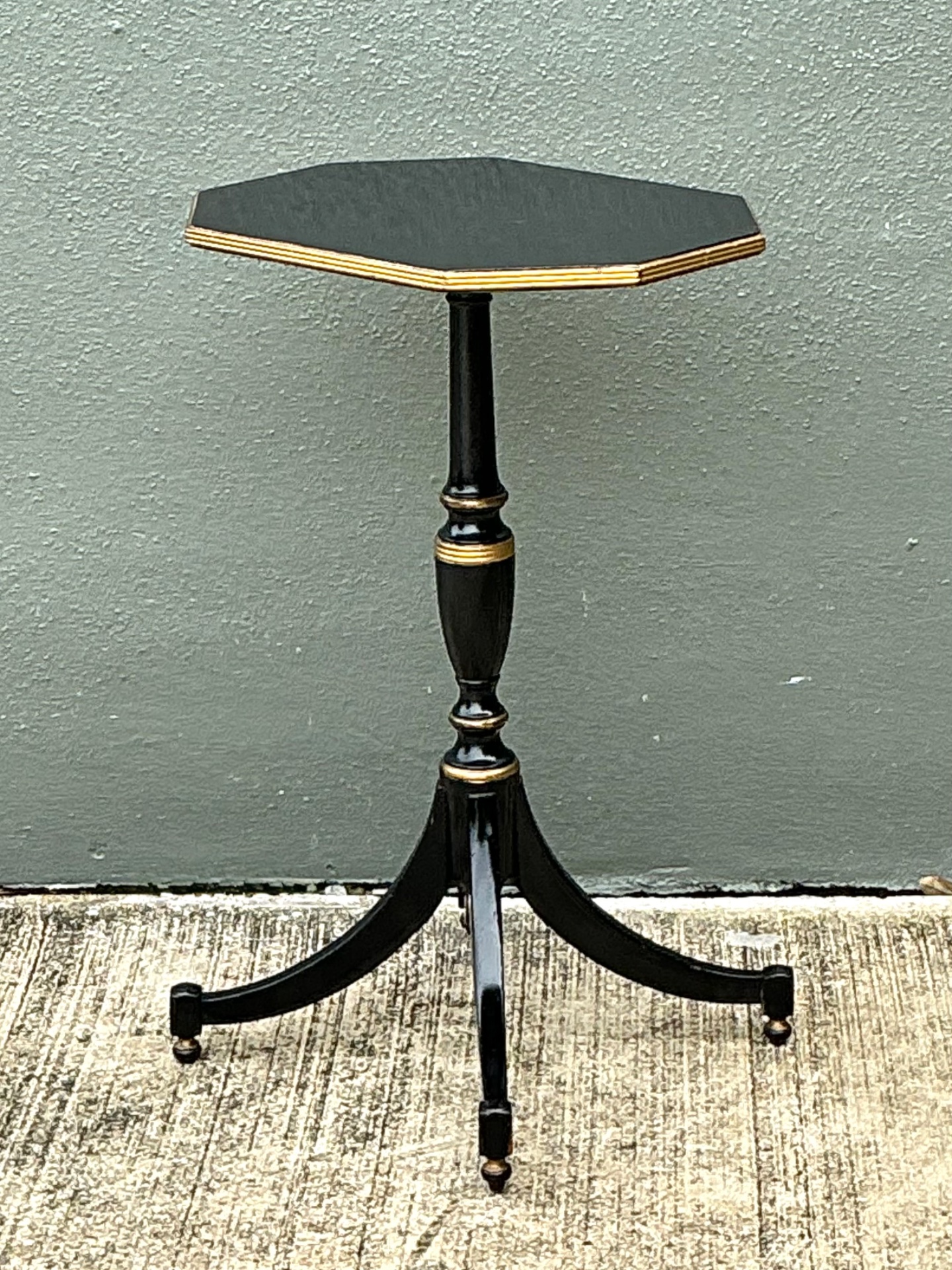 Vintage Ebonized Tripod Side Table - Detail view