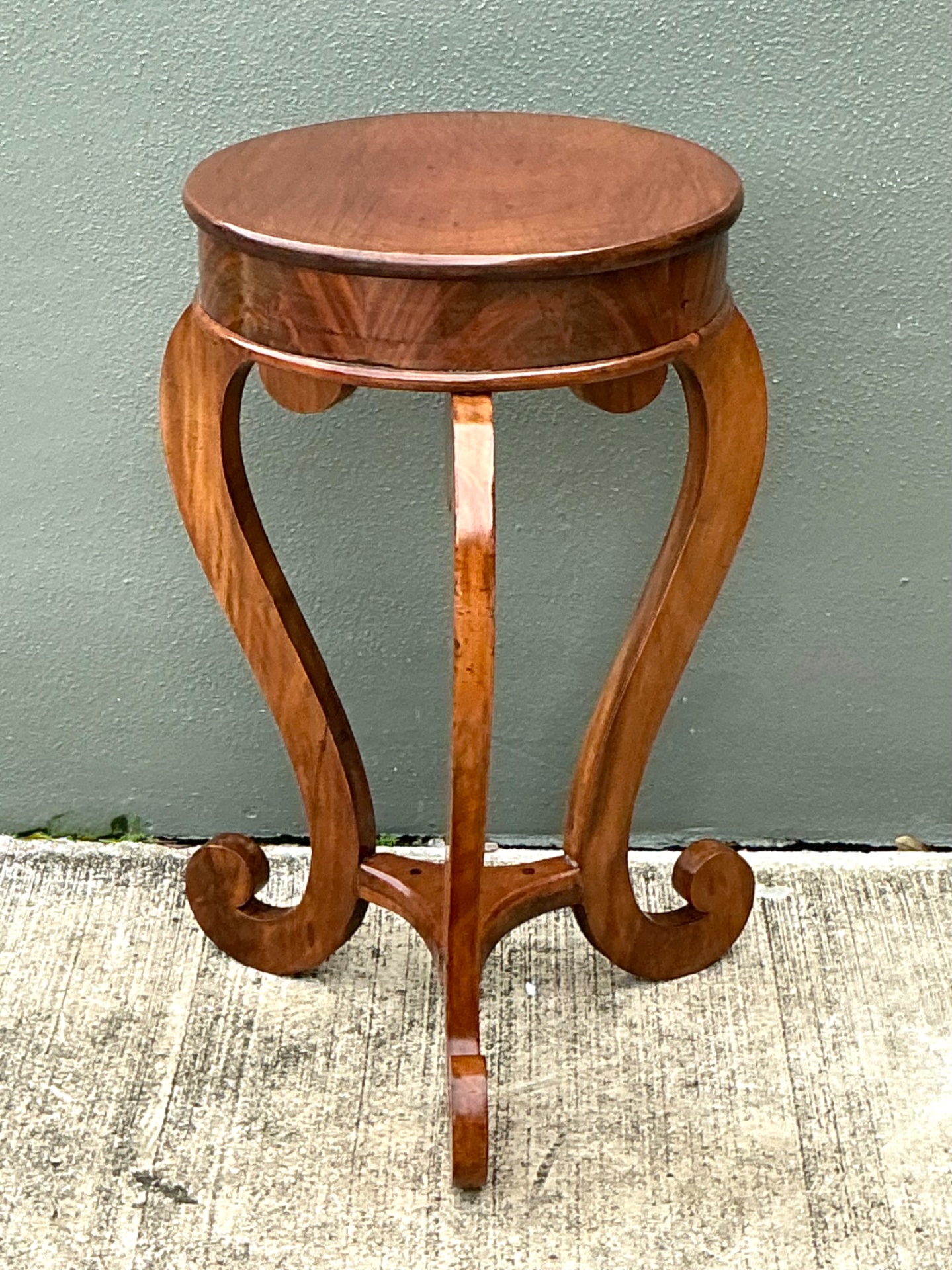 Vintage Round Top Wood Pedestal - Detail view