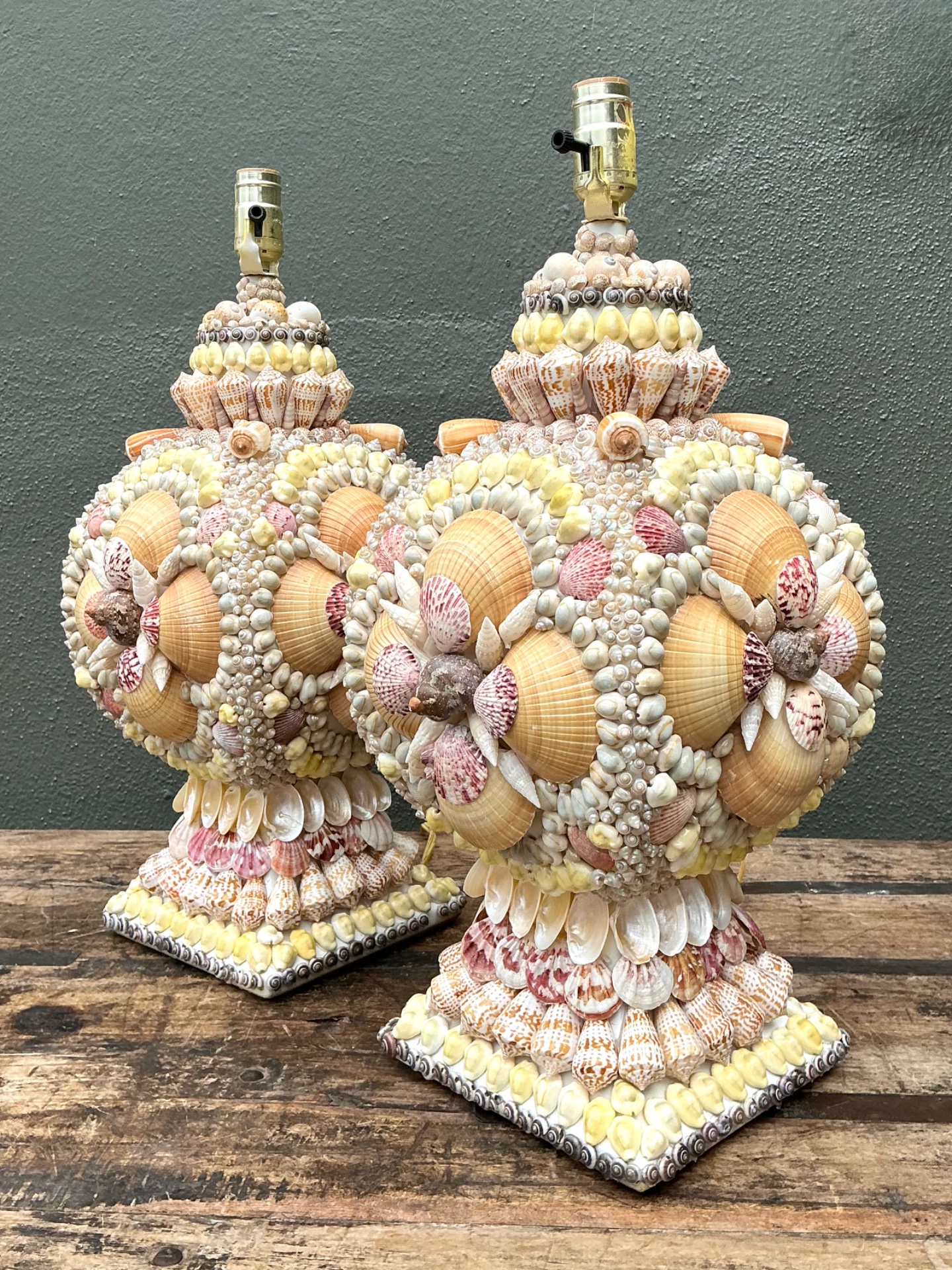 Vintage Shell Encrusted Table Lamps - A Pair - Detail view