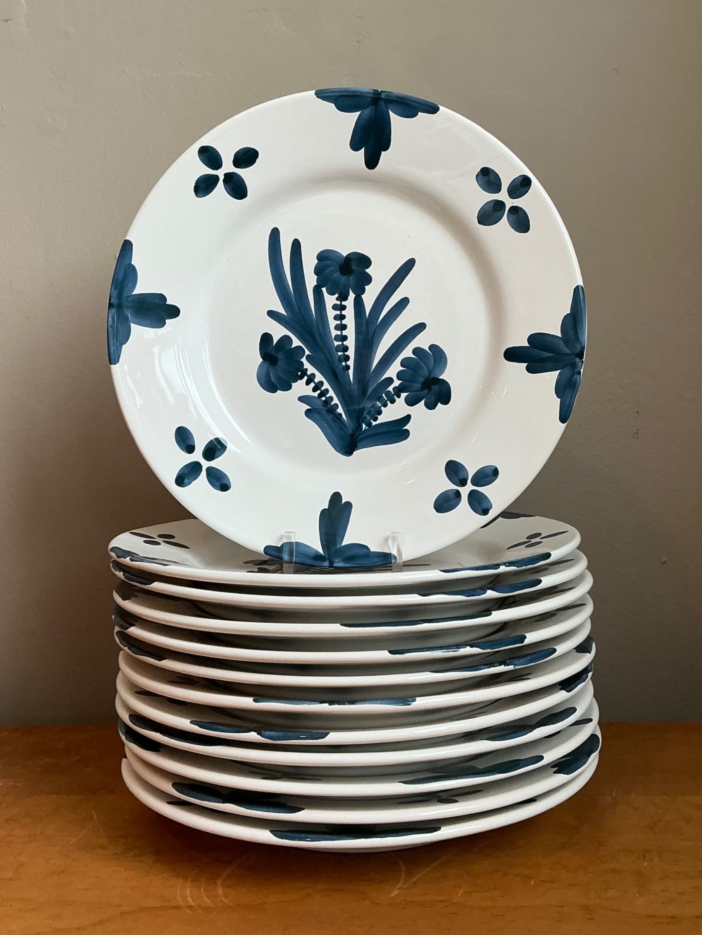 Vintage Penny Morrison Hand Painted Dinner Plates Z- Set Of 12 - Top view