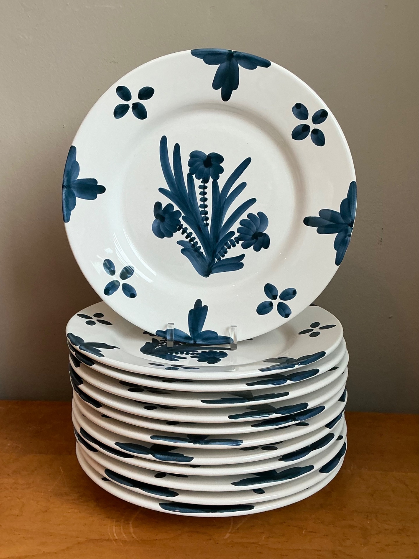 Vintage Penny Morrison Hand Painted Dinner Plates Z- Set Of 12 - Detail view