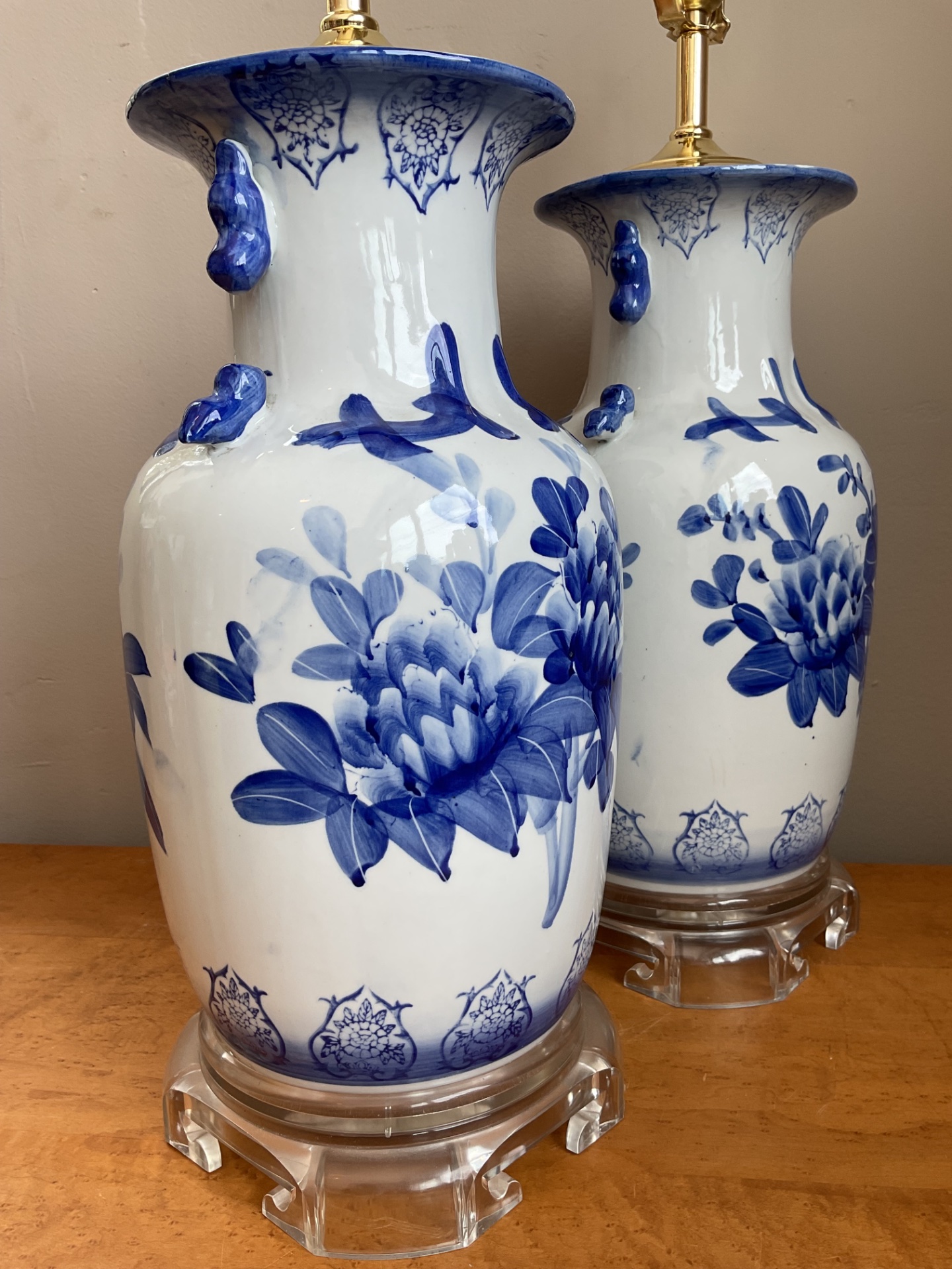 Vintage Blue and White Ceramic Table Lamps - A Pair - Detail view