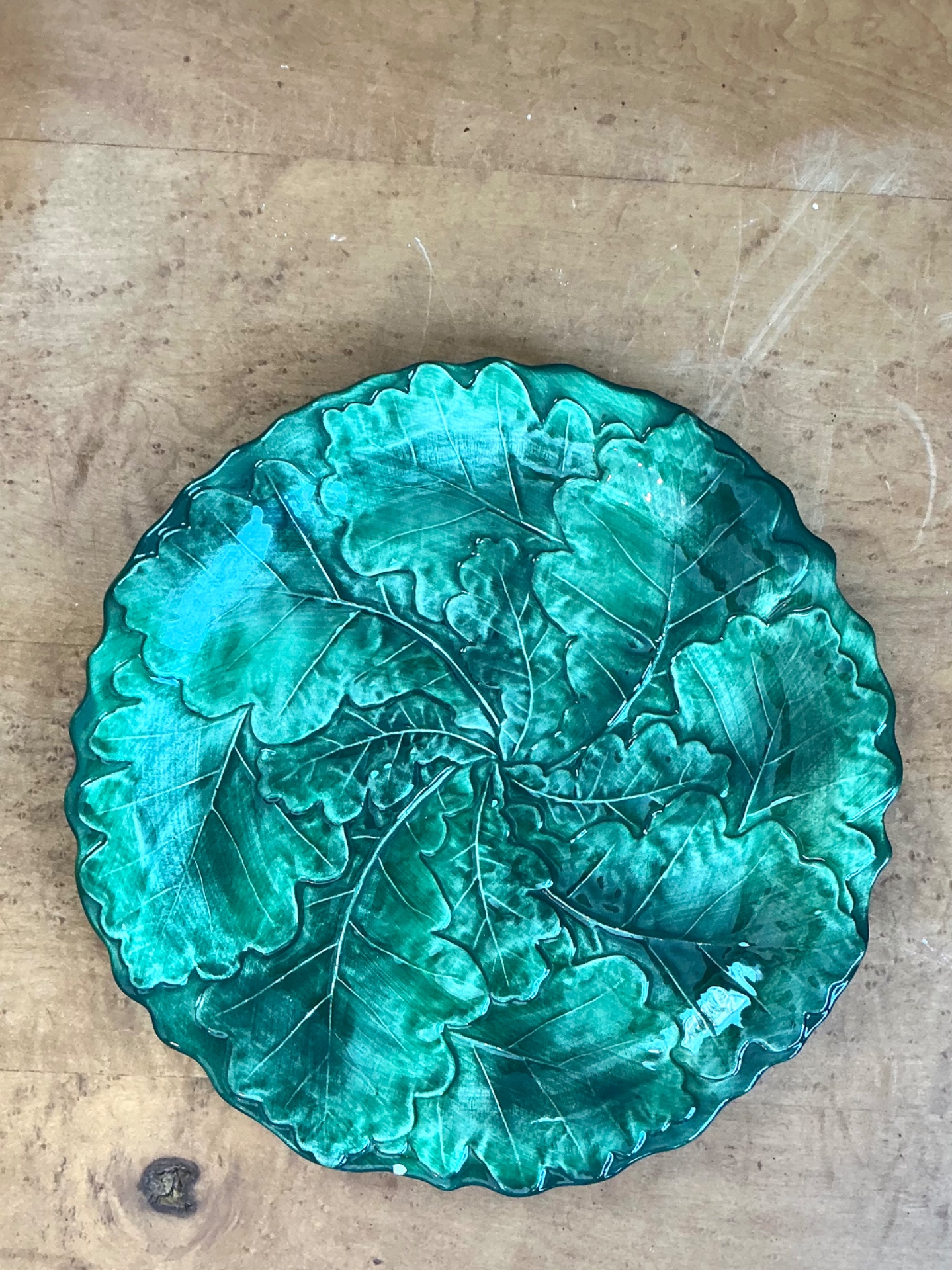 Vintage Bordallo Pinheiro Green Cabbage Leaf Platter - Detail view