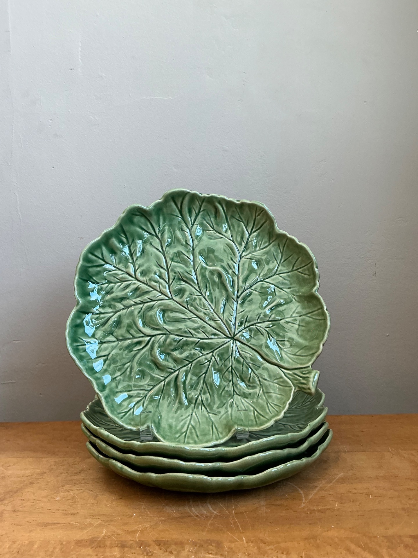 Vintage Bordallo Pinheiro Green Cabbage Leaf Plates - Set Of 4 - Detail view