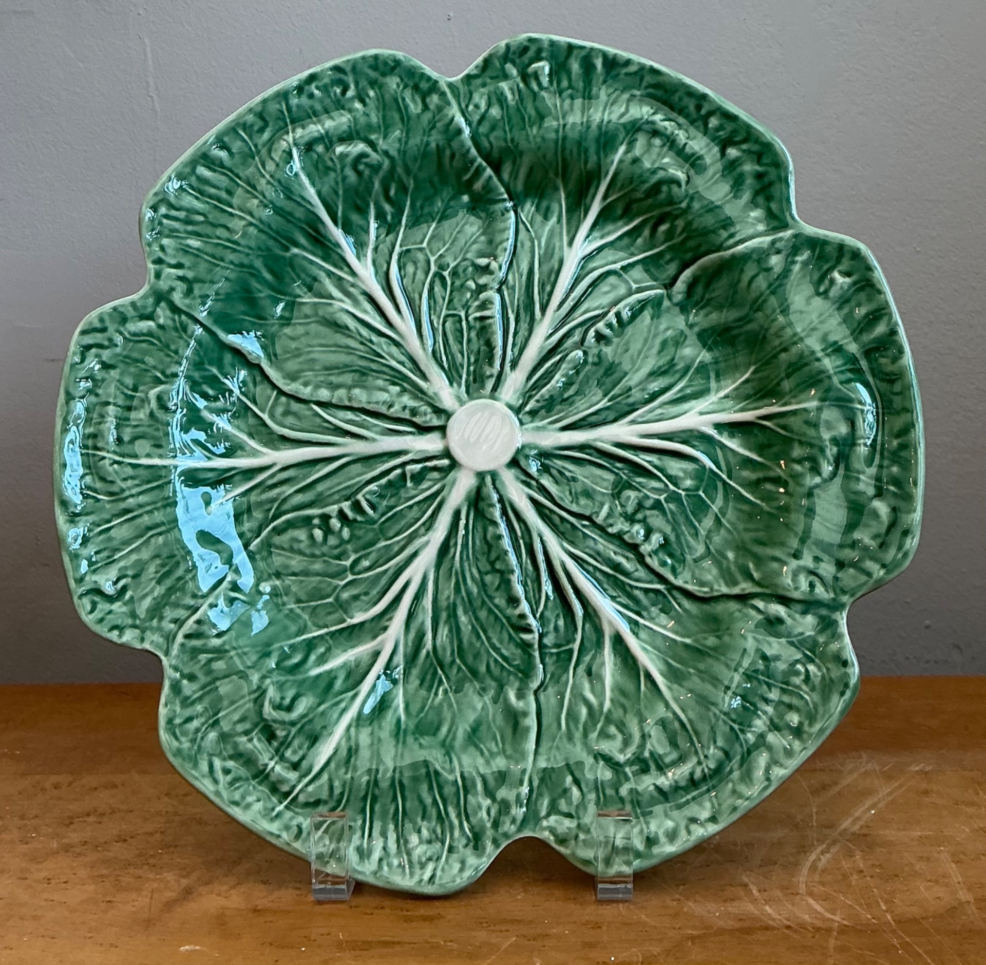 Vintage Bordallo Pinheiro Green Cabbage Leaf Dinner Plates - Set Of Three - Side view
