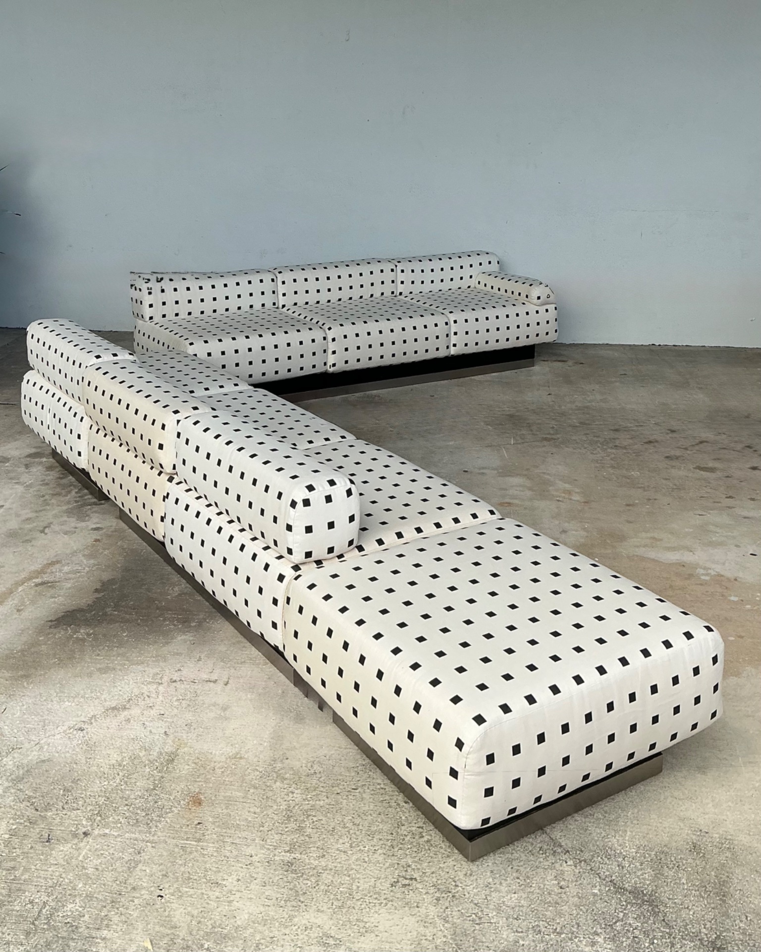 Vintage Custom Geometric Sectional Sofa - Detail view