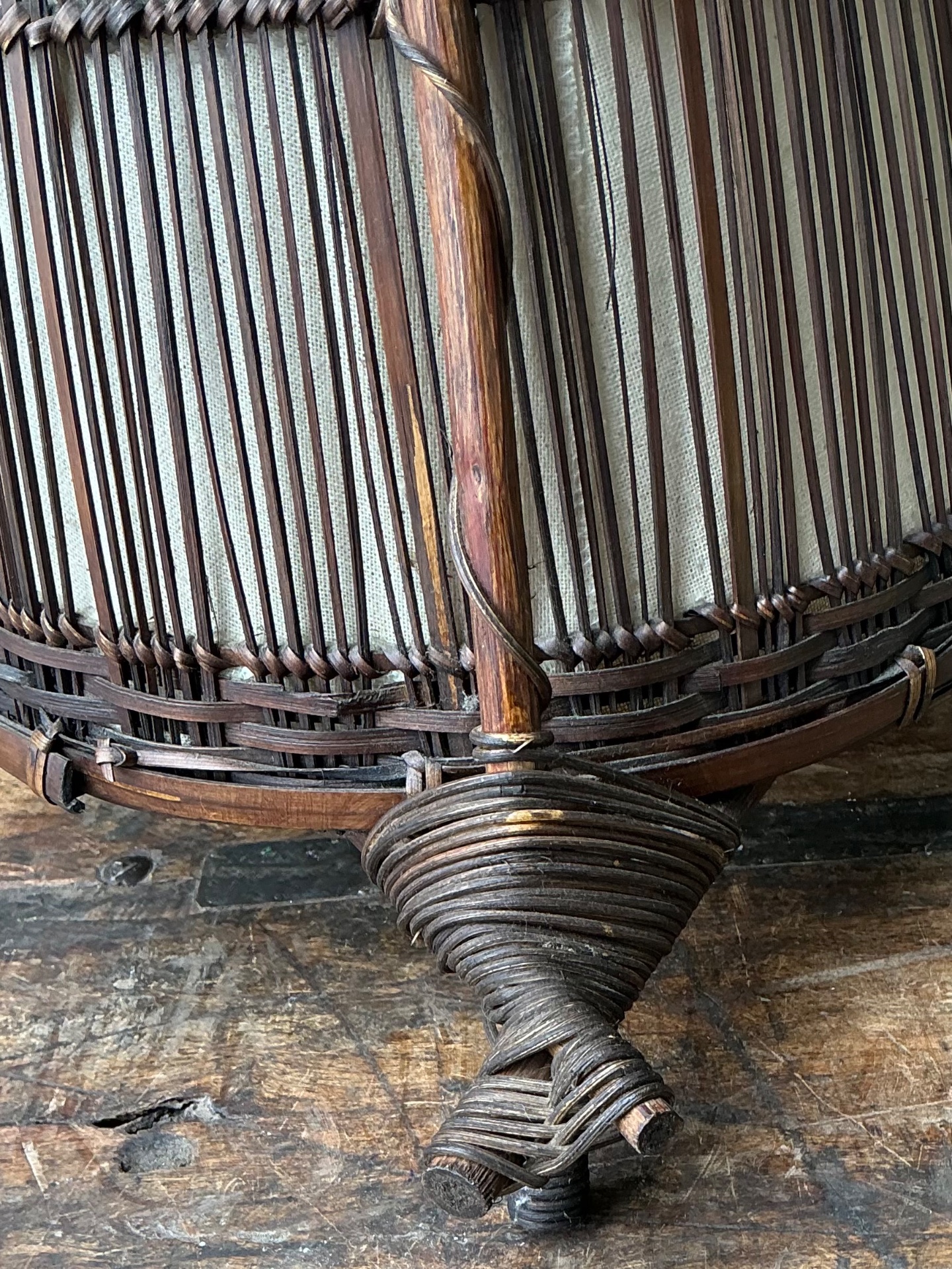 Vintage Japanese Woven Reed Lamp - Back view