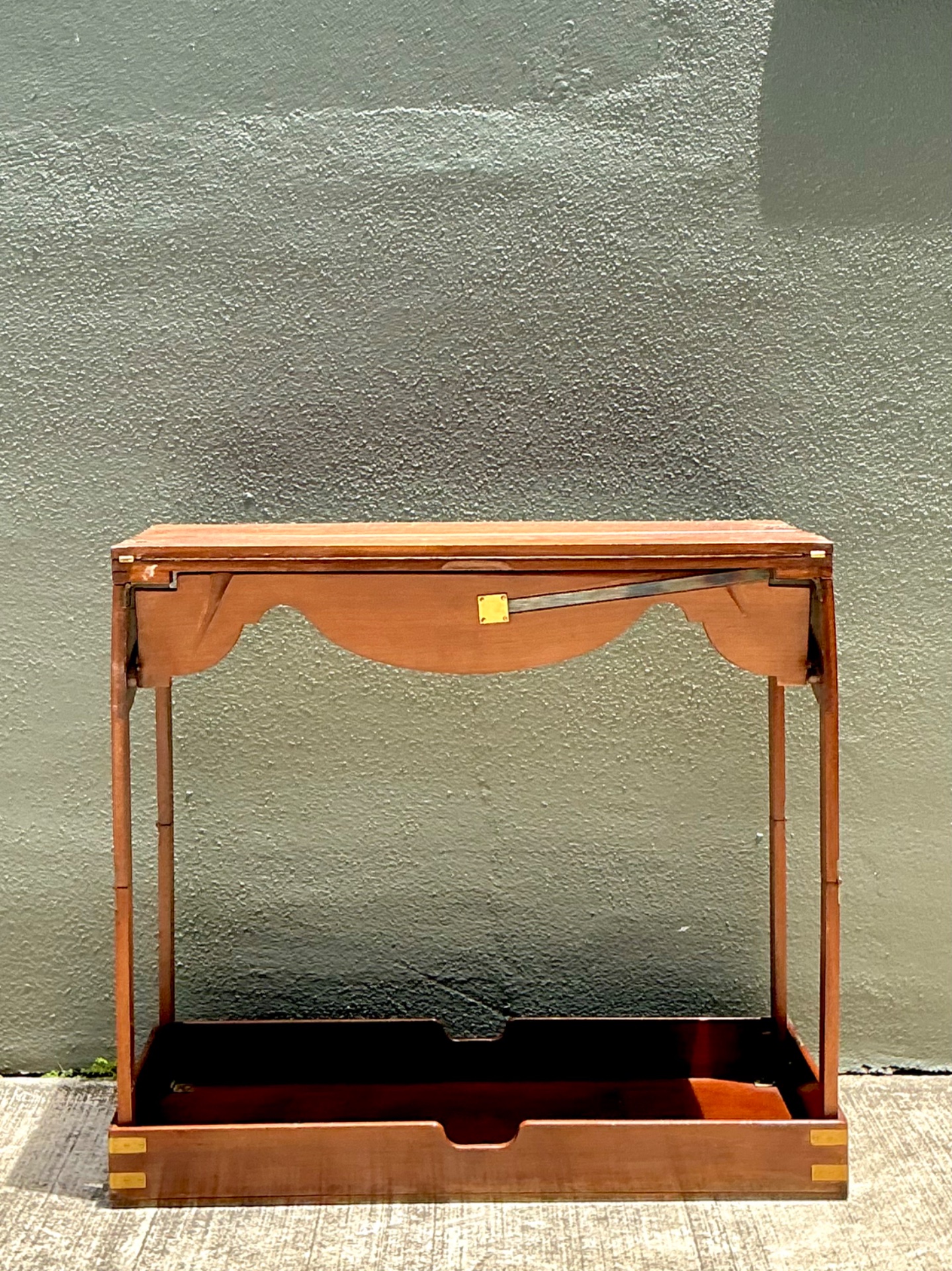 Vintage English Collapsible Flip Top Campaign Game Table - Detail view