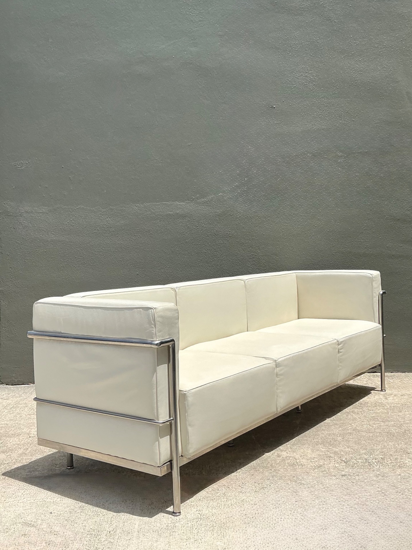 Vintage Chrome Frame Sofa After Le Corbusier - Side view