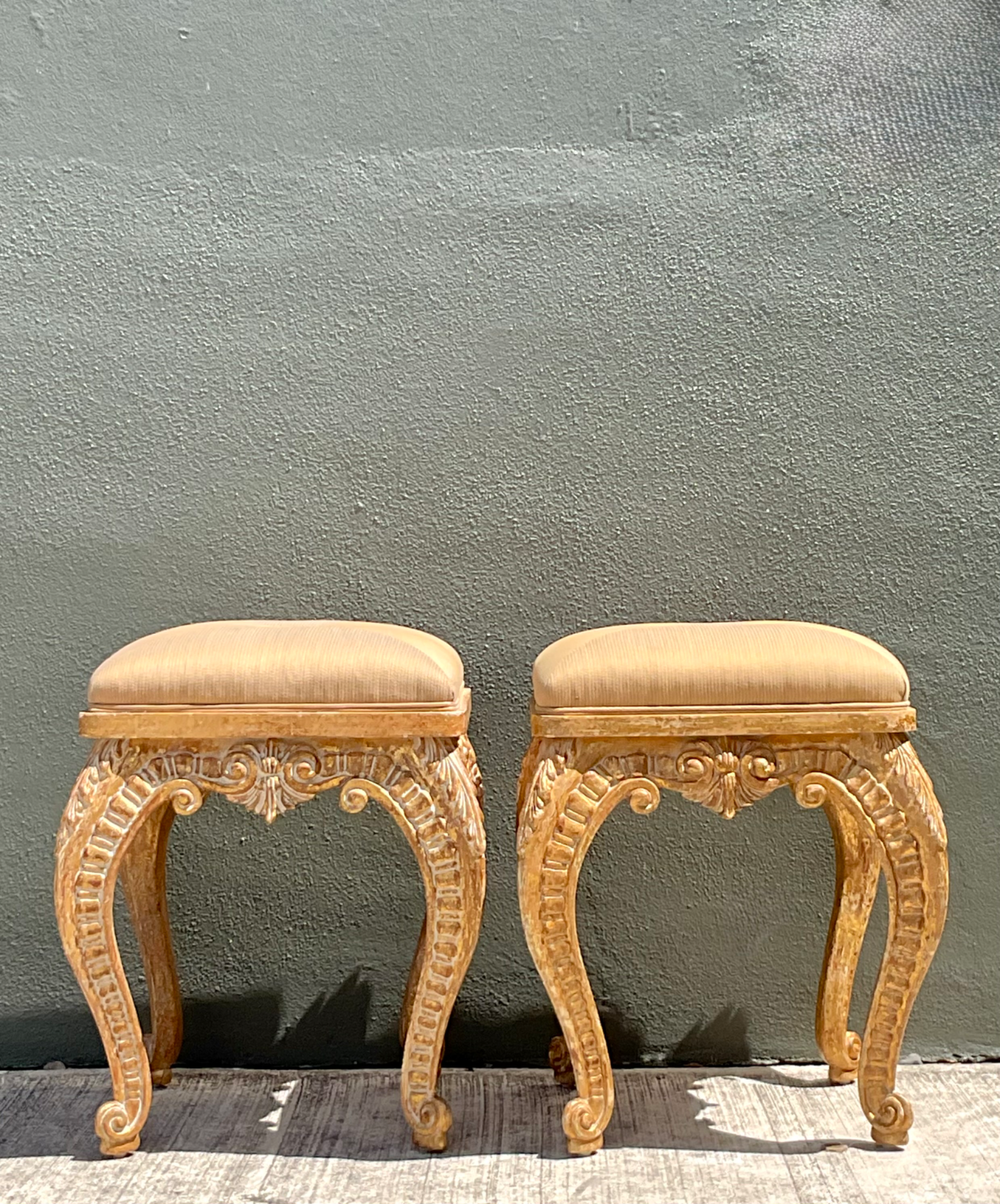 Vintage Casa D’Arte Paoletti Carved Wood Low Stools - Detail view