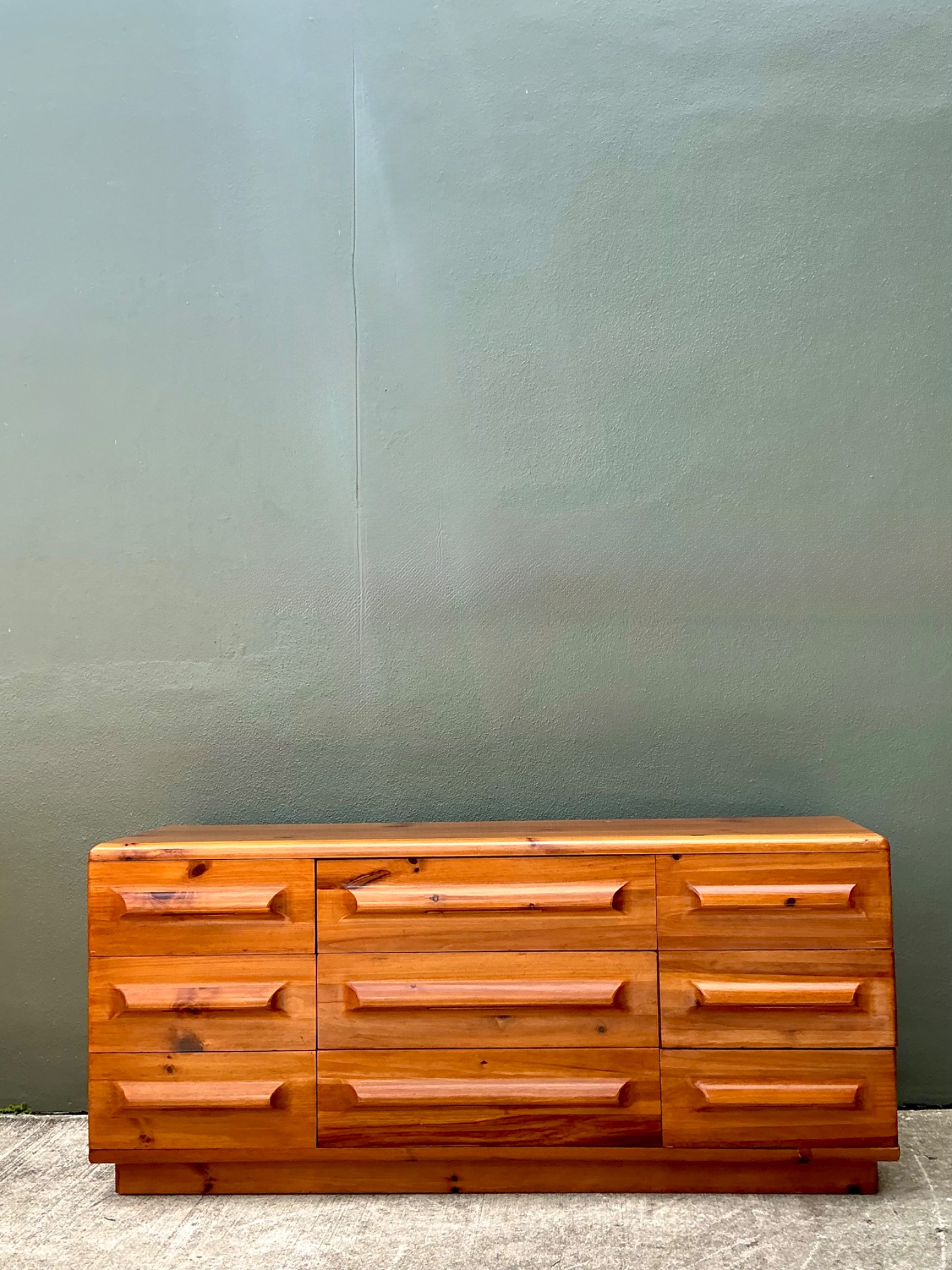 Vintage MCM Knotty Pine Dresser - Side view