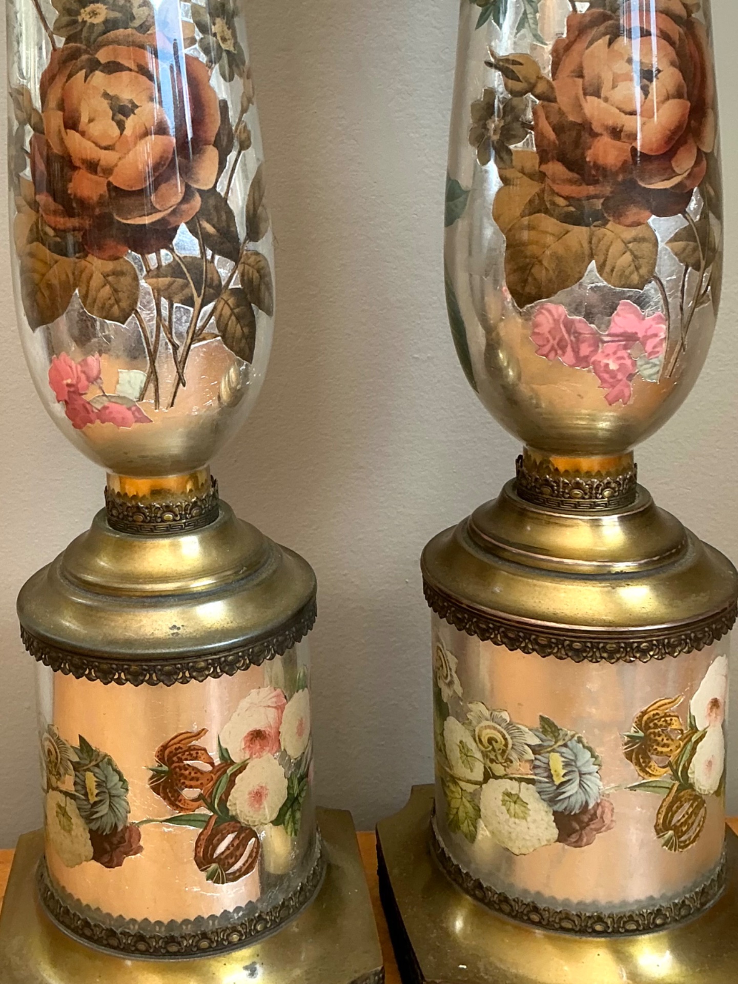 Vintage Italian Eglomise Rose Lamps - A Pair - Side view