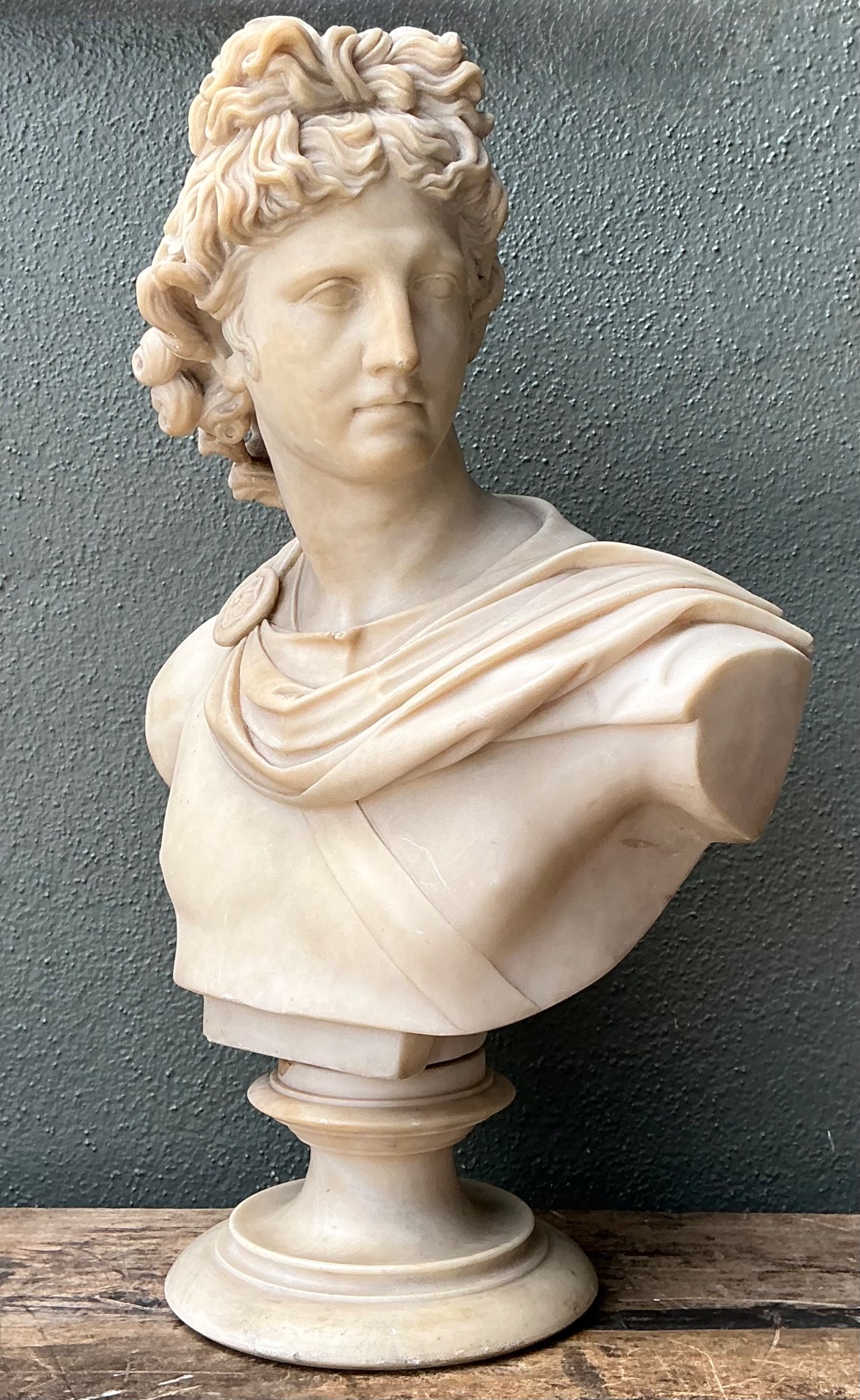 Vintage Grand Tour Alabaster Bust Of Apollo - Detail view