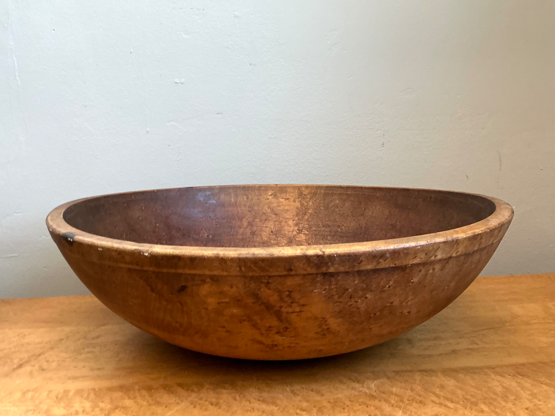 Vintage Large Wood Salad Bowl - Detail view