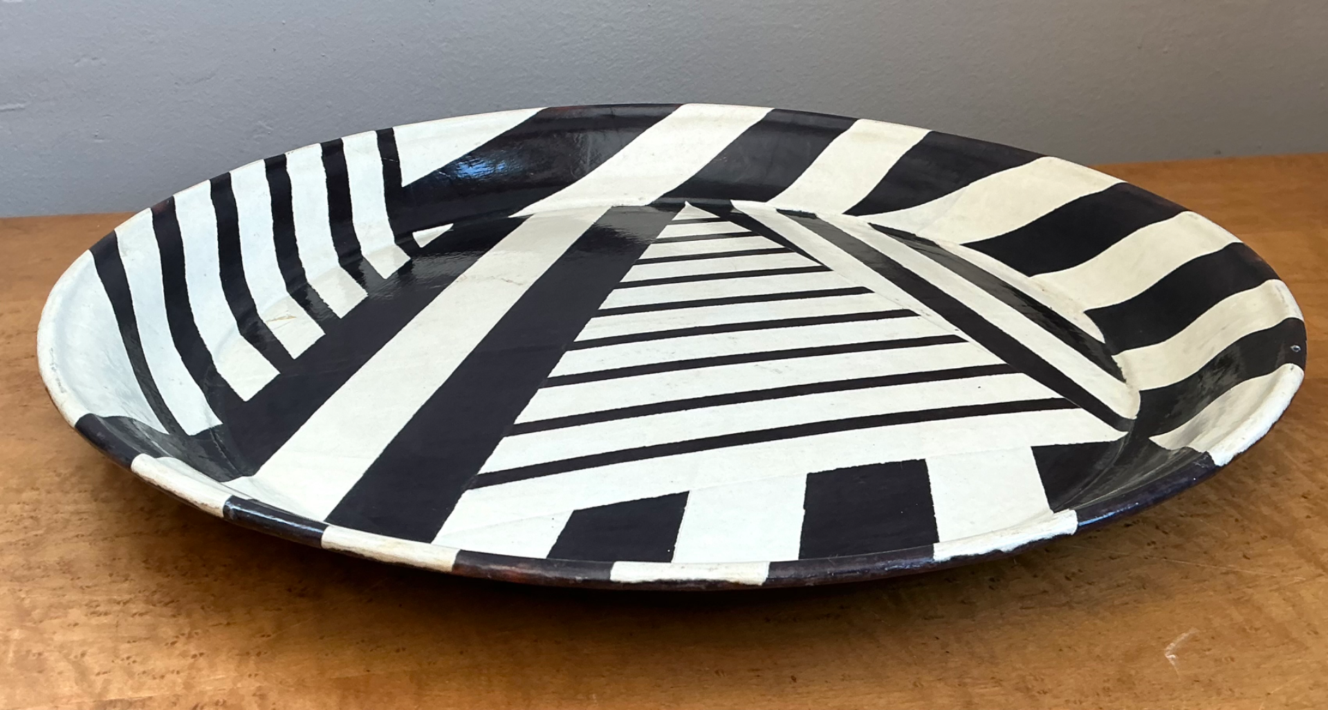 Vintage Geometric Lacquer Decorative Tray - Side view