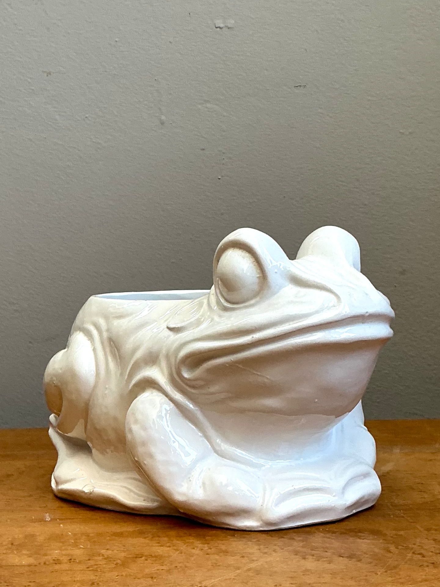 Vintage Italian White Frog Ceramic Vase - Back view