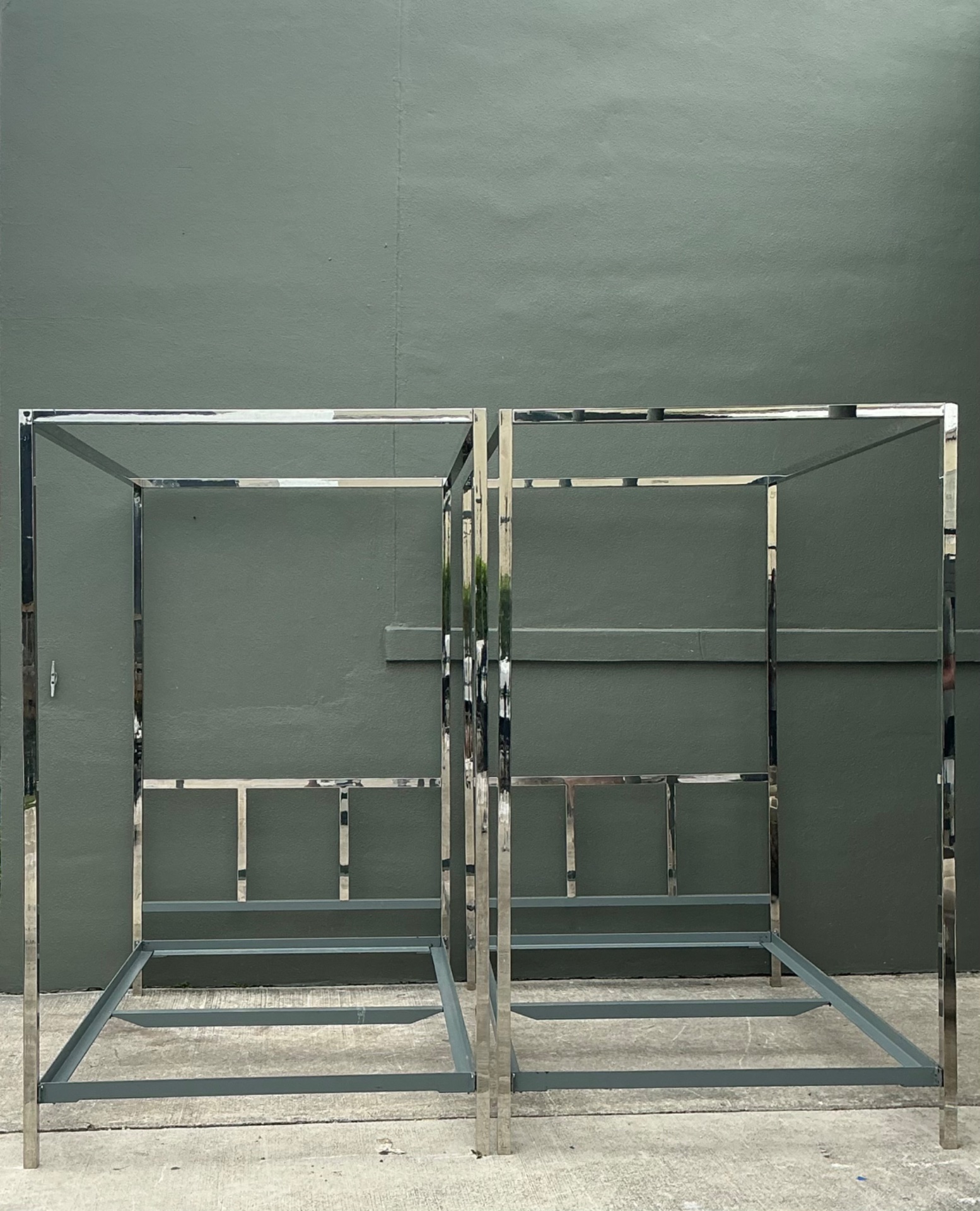 Vintage Chrome Twin Canopy Bed Frames After Milo Baughman - Detail view