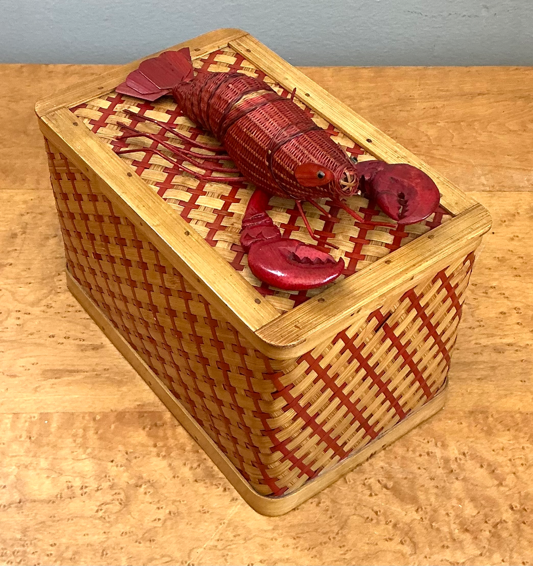 Vintage Shanghai Weave Rattan Lobster Box - Back view