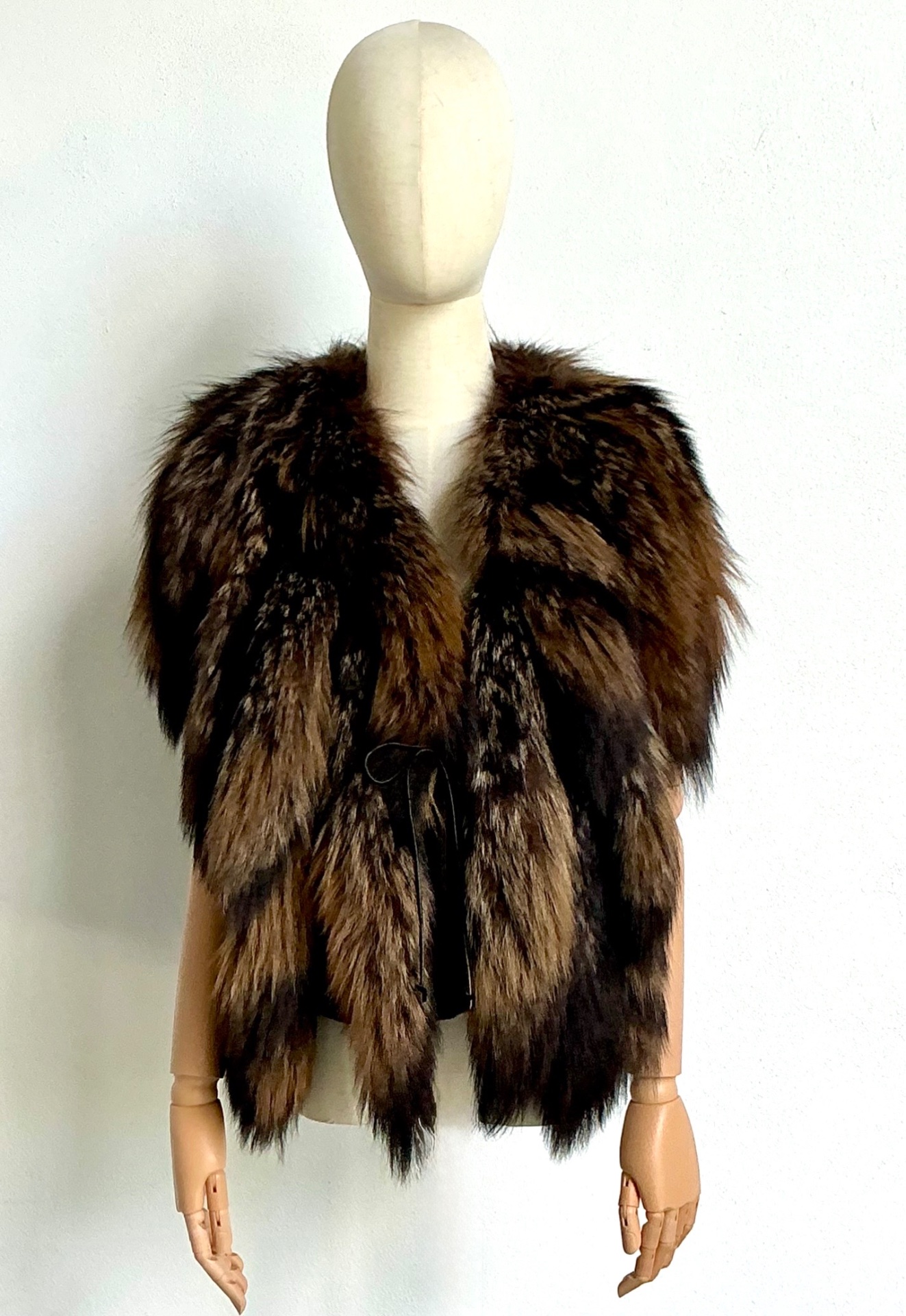 Vintage Giorgio’s Of Beverly Hills Fox Tail Fur Vest - Side view