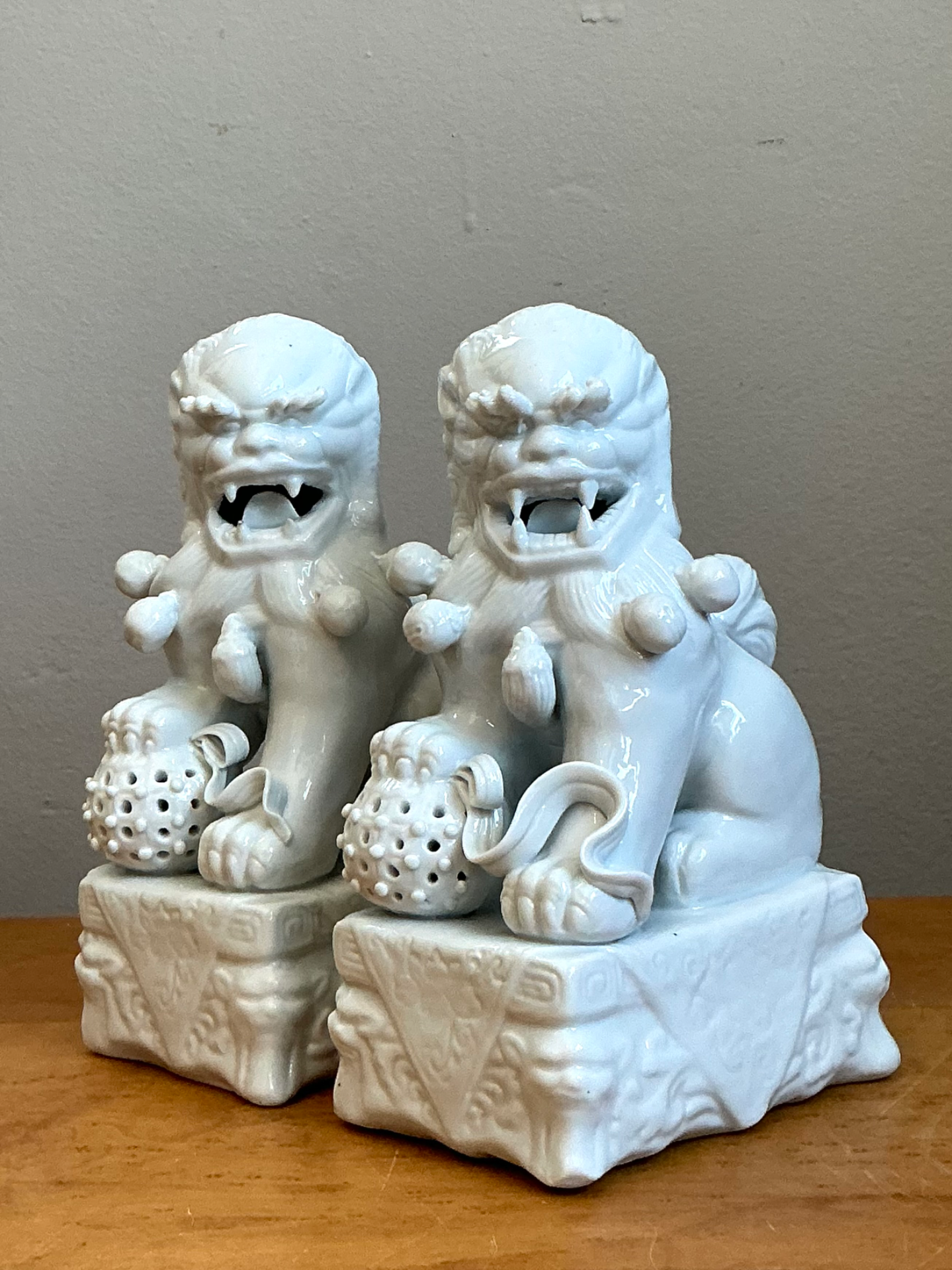 Vintage Blanc De Chine Porcelain Foo Dogs - Pair - Detail view