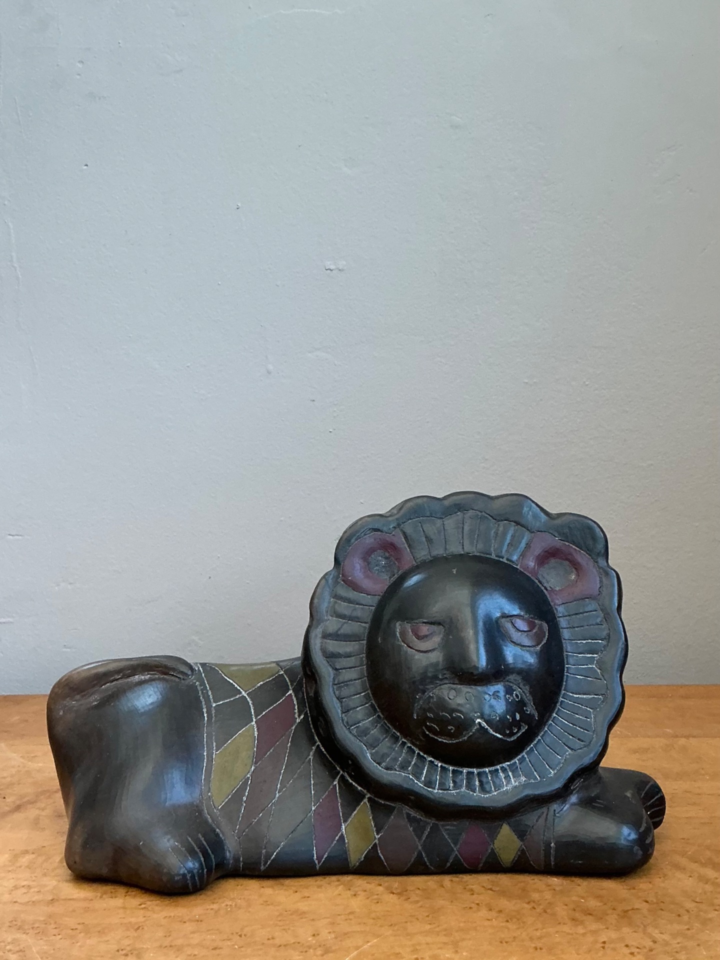 Vintage Handcrafted Ceramic Lion Sculpture - Top view