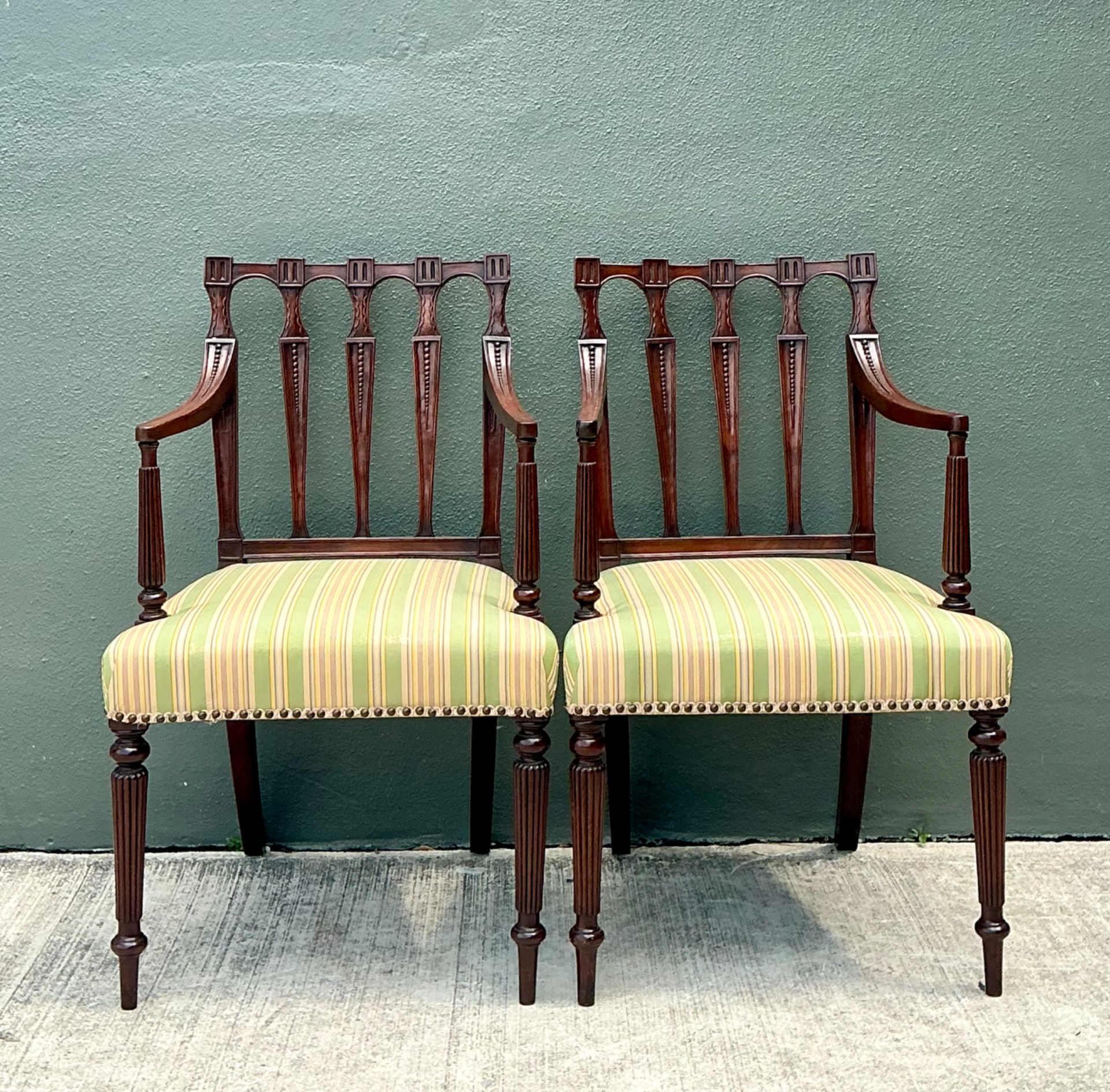 Vintage Carved Wood Chippendale Armchairs - Pair - Detail view
