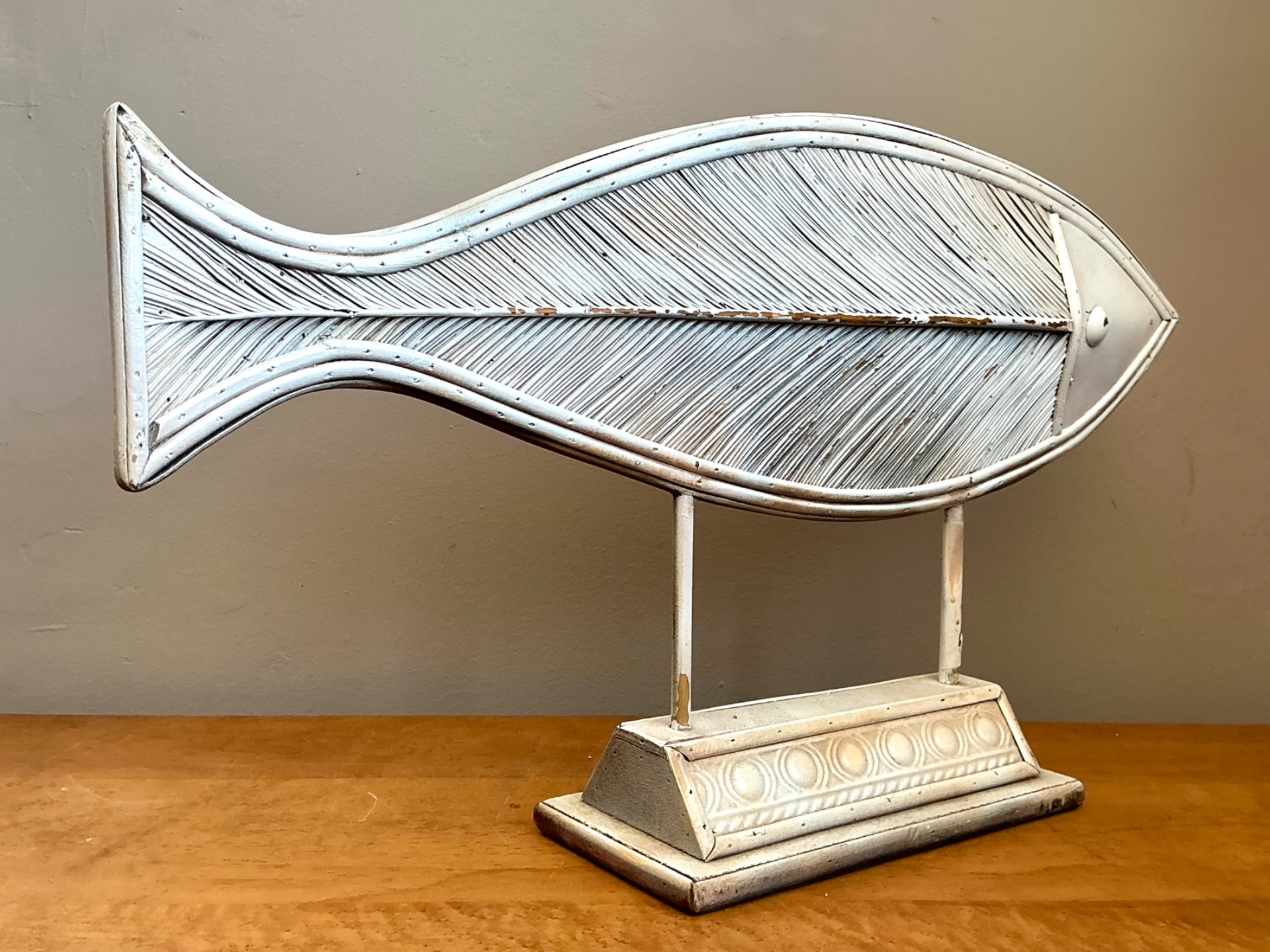 Vintage Washed Pencil Reed Fish Sculpture - Detail view