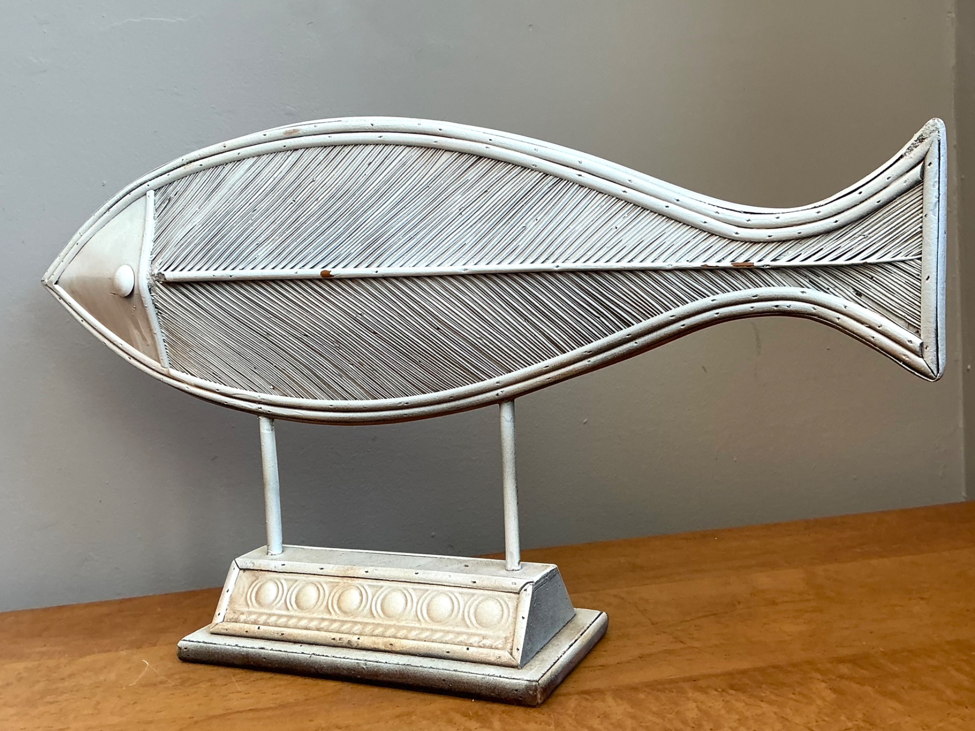 Vintage Washed Pencil Reed Fish Sculpture - Back view