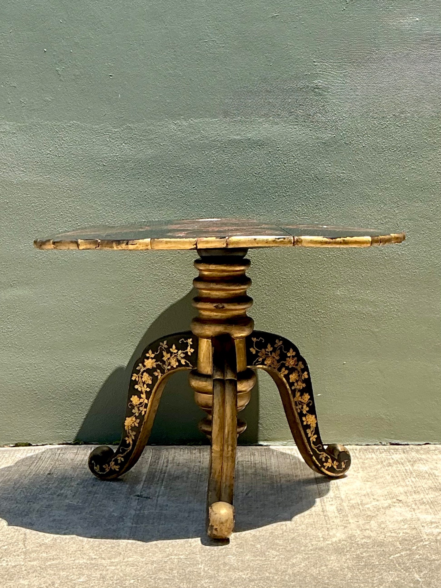 Vintage Victorian Chinese Export Lacquered Center Hall Table - Detail view