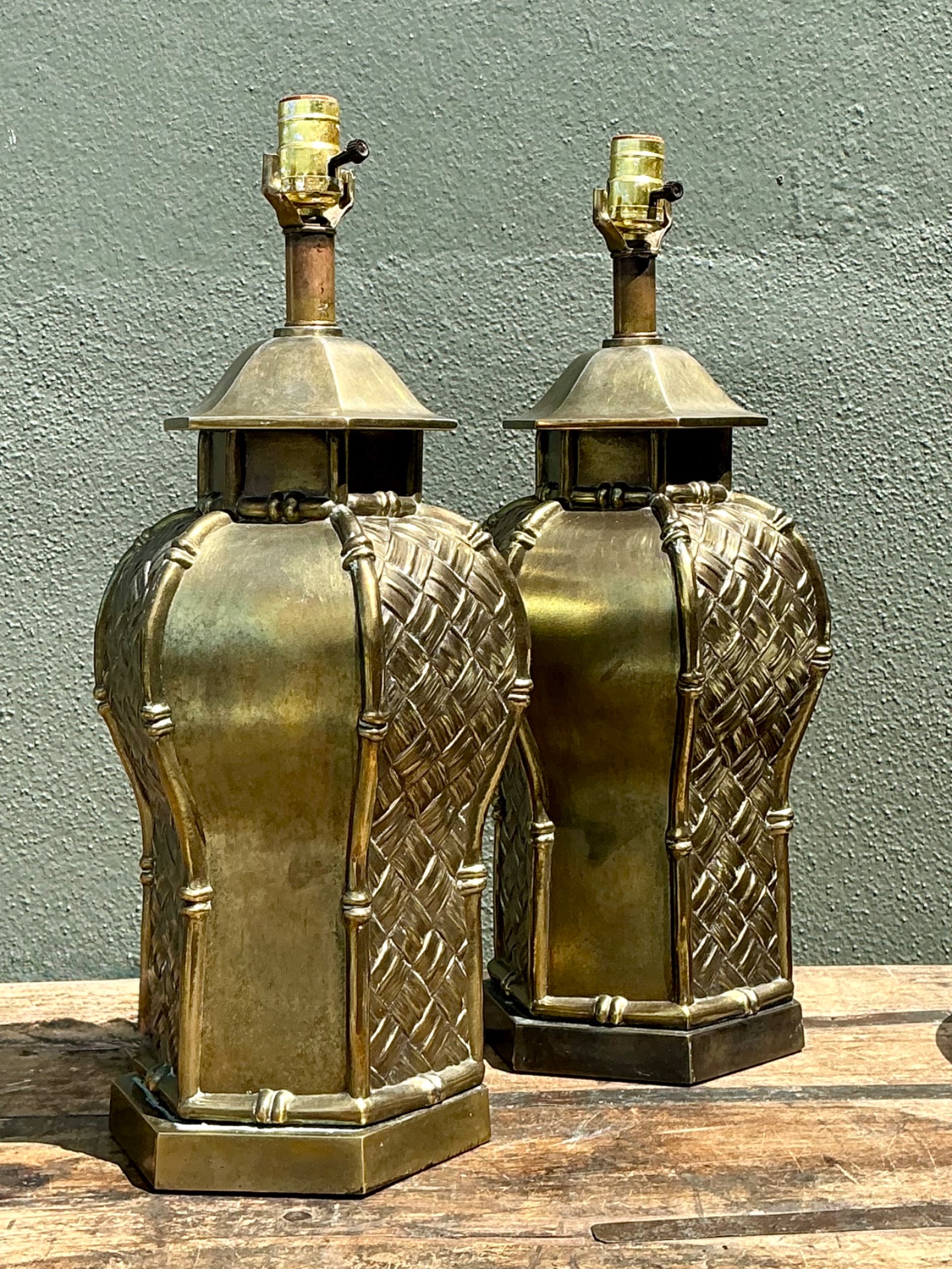 Vintage Brass Bamboo Motif Lamps - A Pair - Detail view
