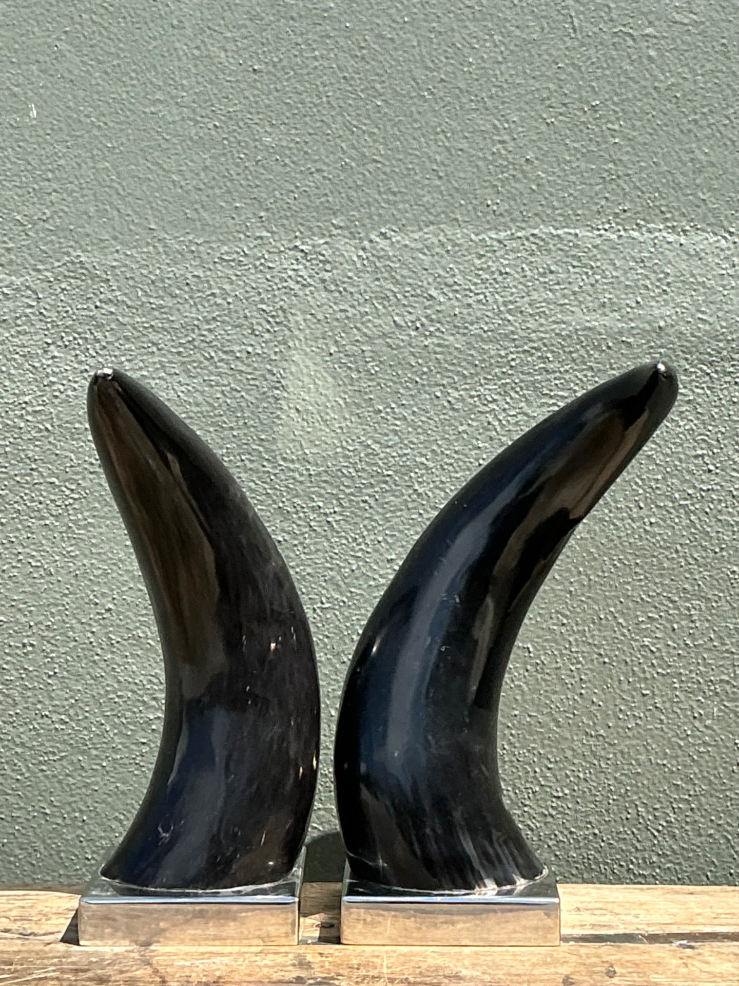 Vintage Natural Horns On Chrome Plinths - A Pair - Side view
