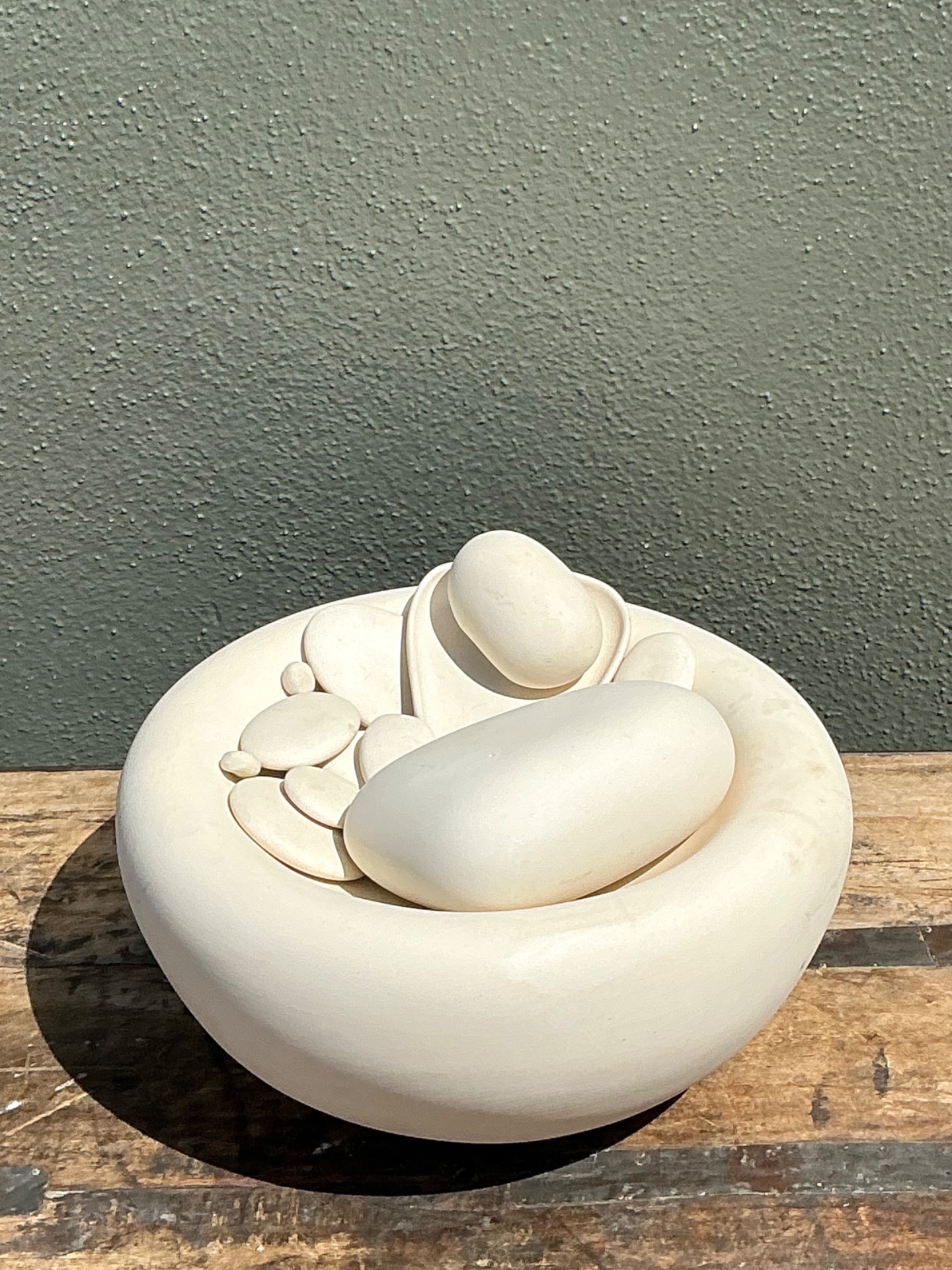 Vintage Matte Ceramic Tabletop Ceramic Fountain - Detail view