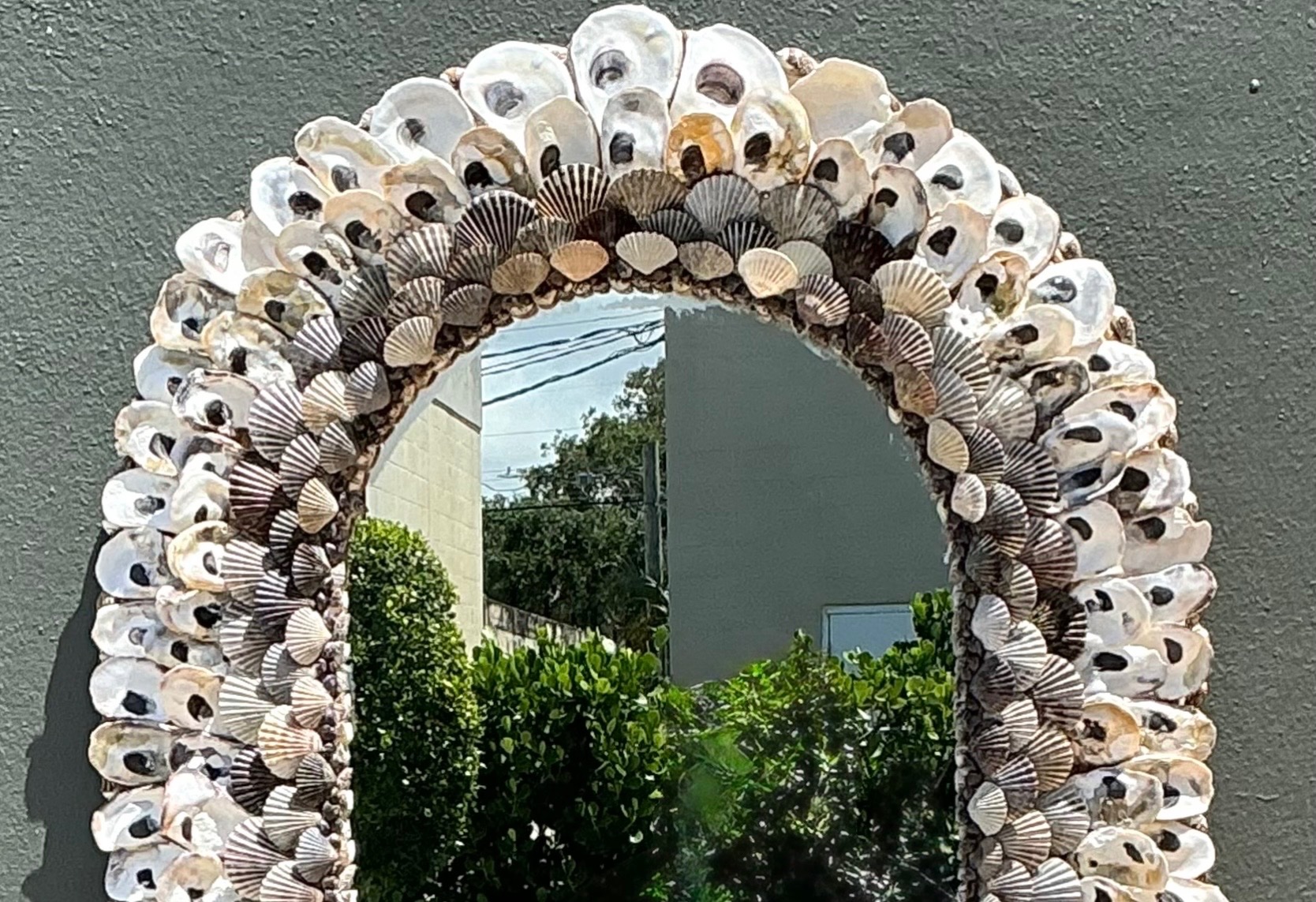 Vintage Shell Encrusted Wall Mirror - Detail view