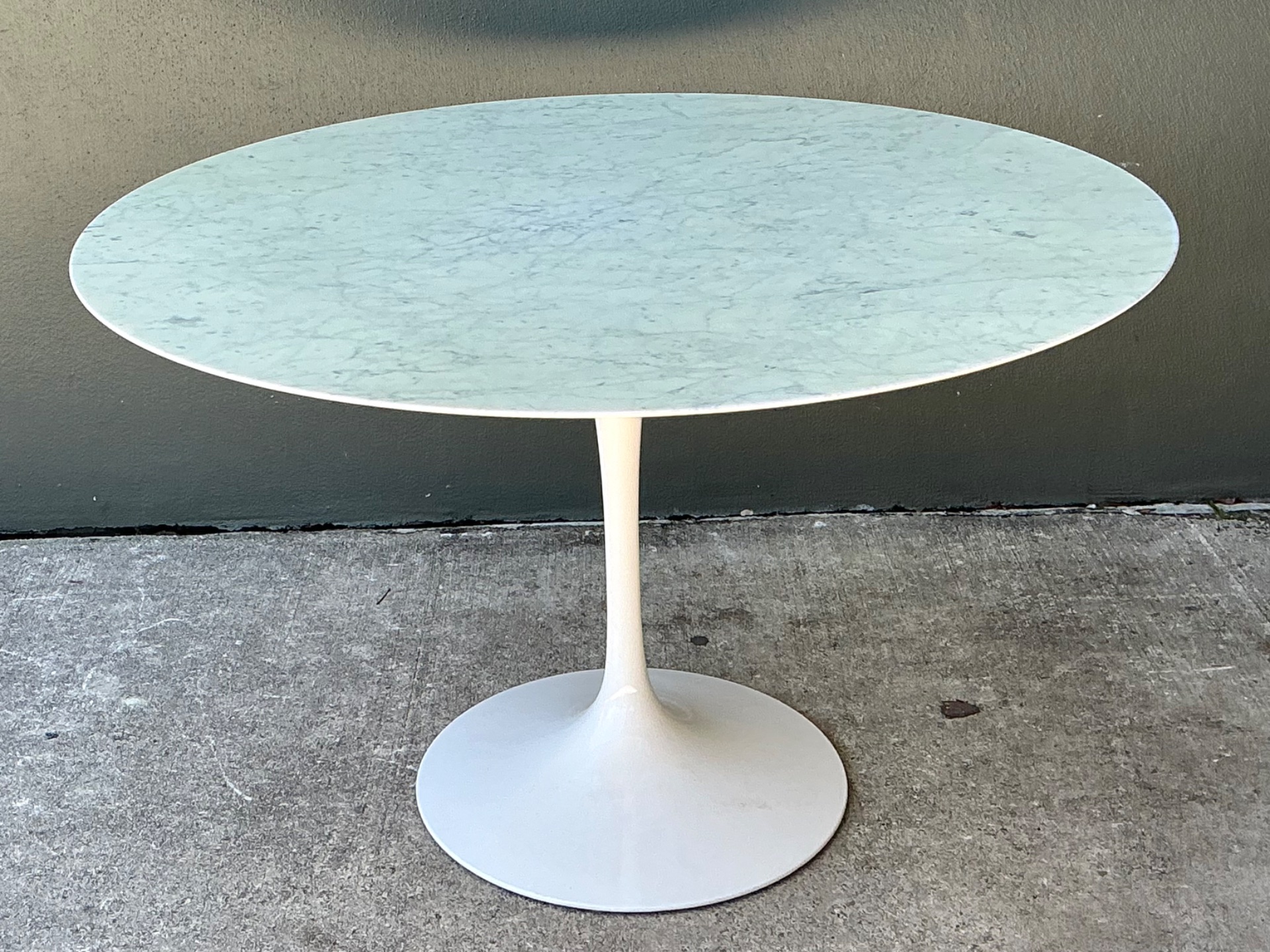 Eero Saarinen for Knoll Marble Top Tulip Table - Back view