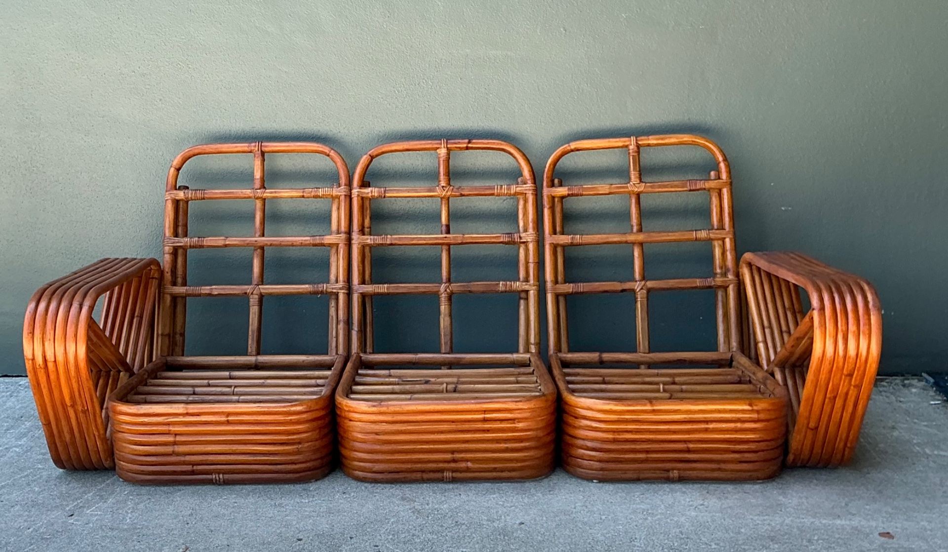 Vintage MCM Paul Frankl 6 Strand Rattan Sofa - Detail view