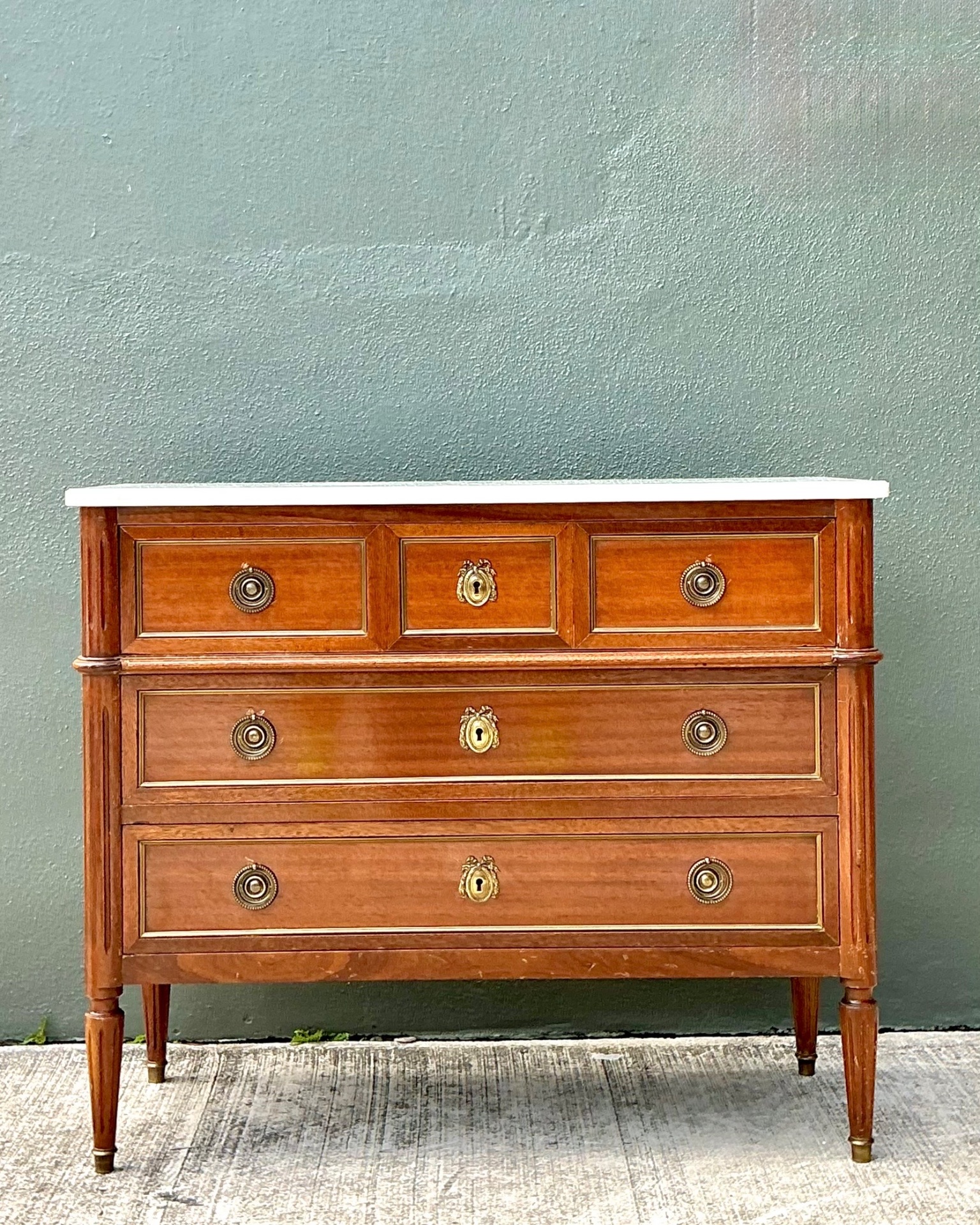 Vintage Louis XVI Neoclassical Style Wood and Marble Dresser - Detail view