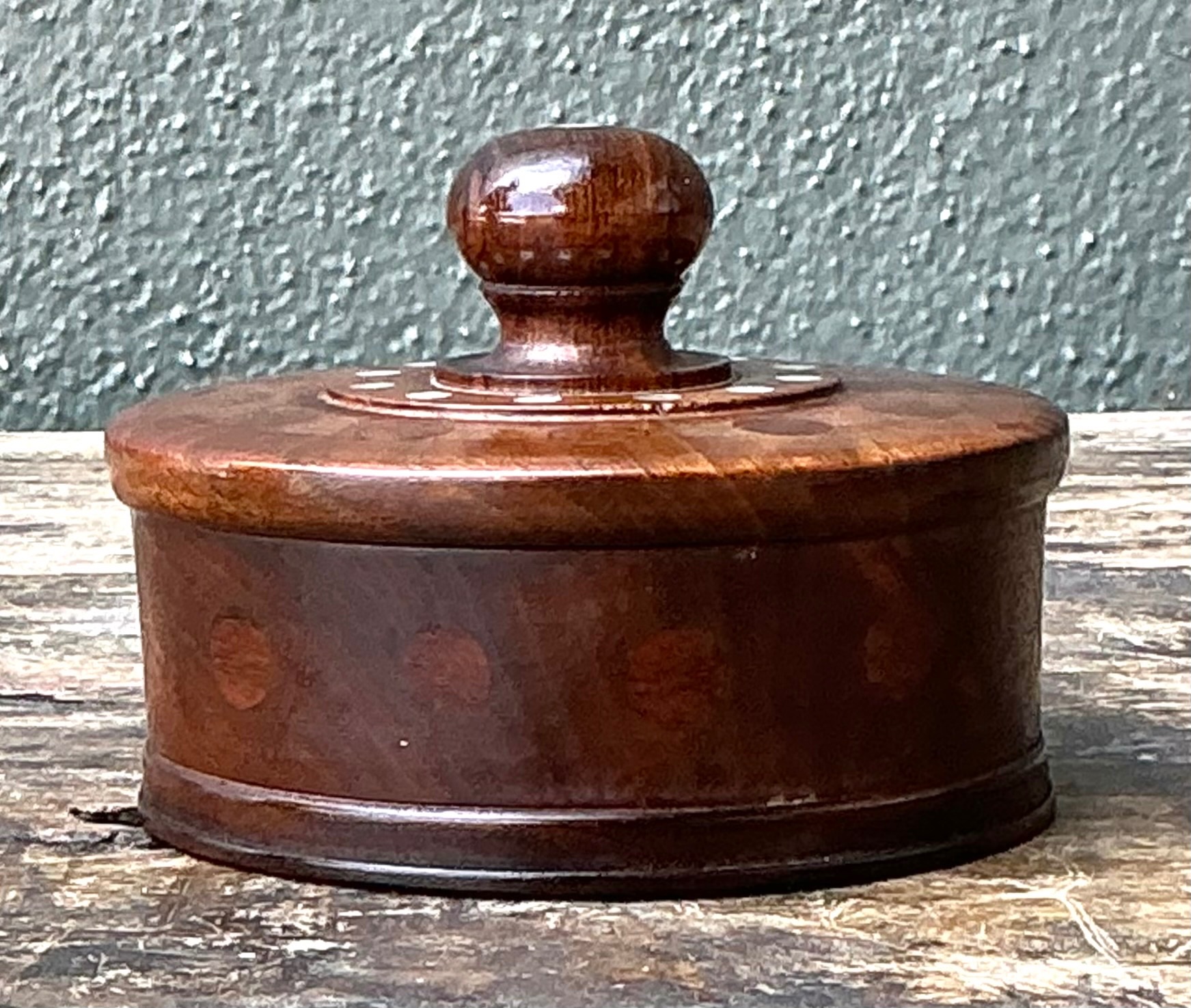Vintage Round Wood Inlay Trinket Box - Detail view