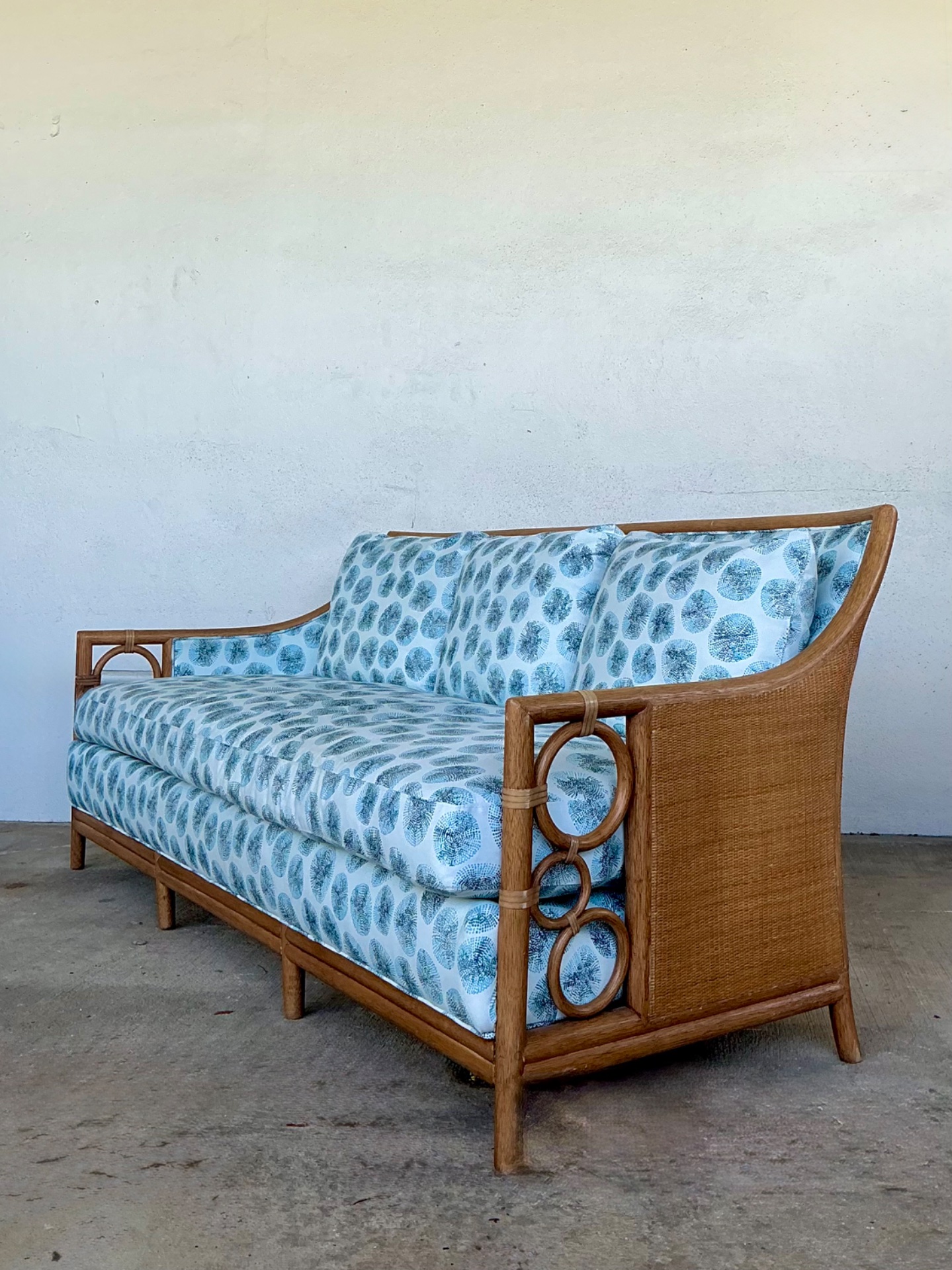 Vintage McGuire Rattan Sofa In Peter Fasano For John Roselli “Sconcett” - Detail view