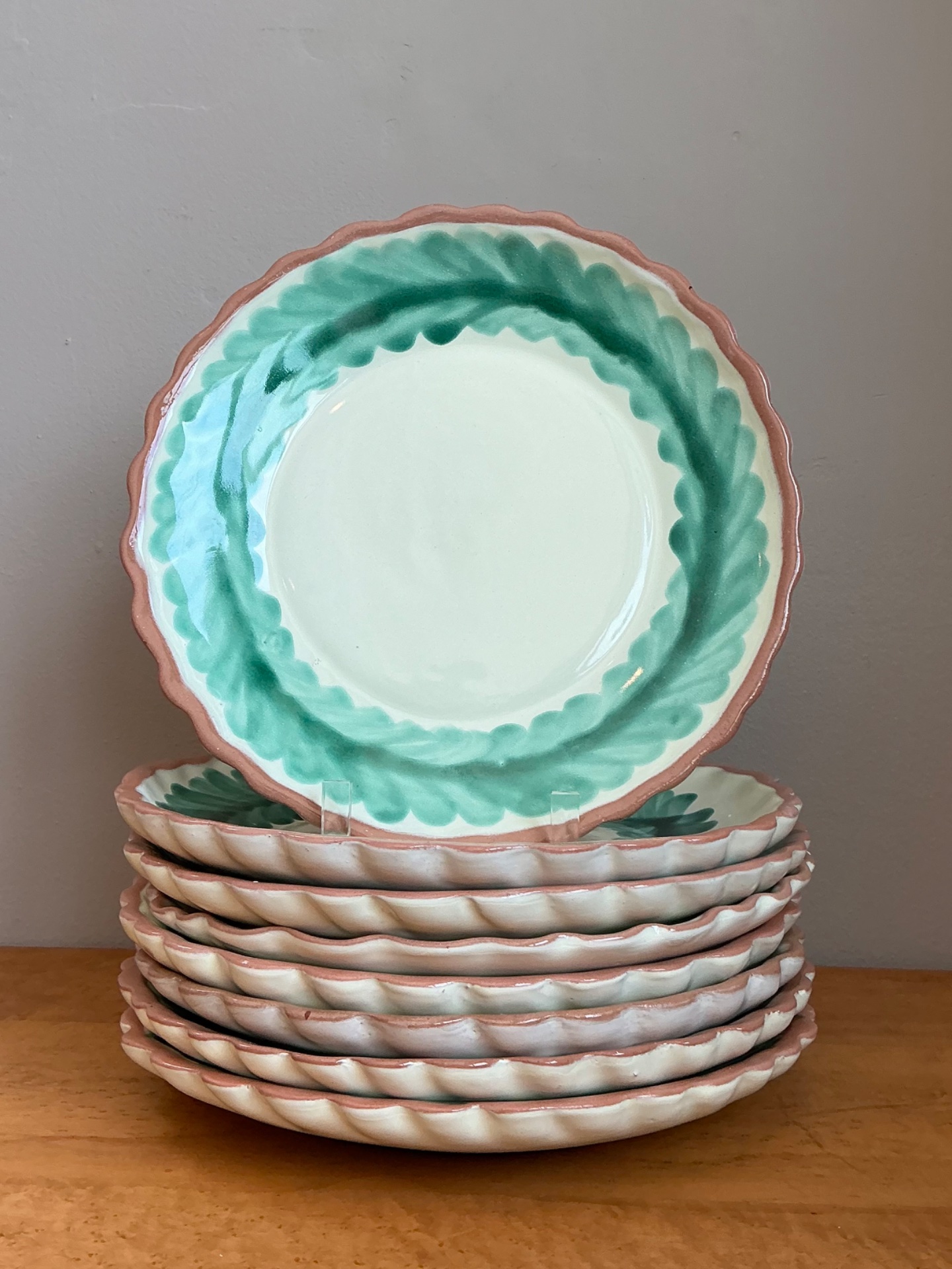 Vintage Casa Gusto “Caprichoso” Verde Dinner Plates - Set Of 8 - Side view