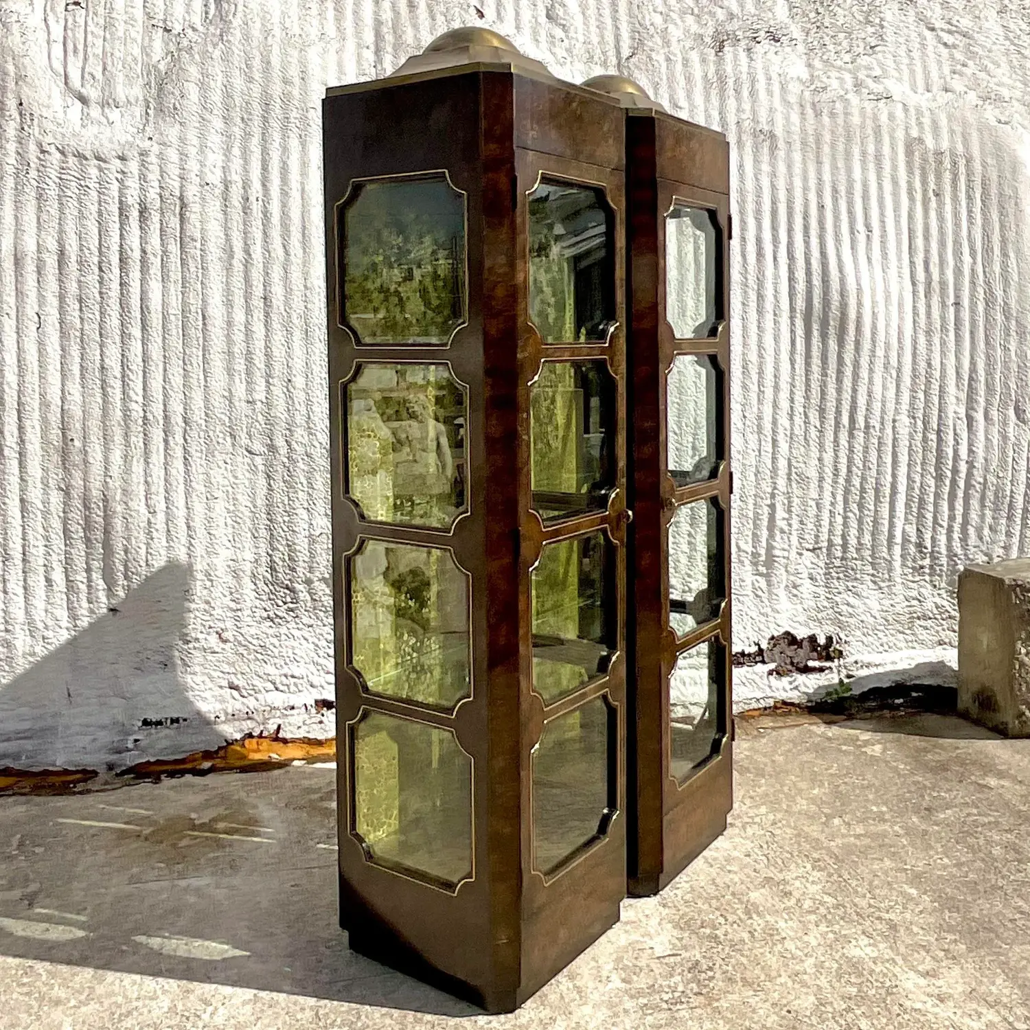 Late 20th Century Vintage Boho Burl Wood Tower Etageres After Mastercraft - Detail view
