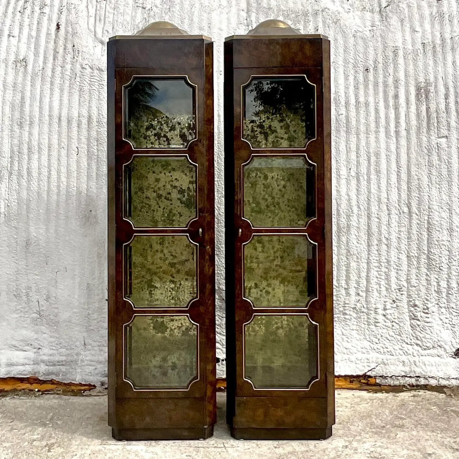 Late 20th Century Vintage Boho Burl Wood Tower Etageres After Mastercraft - Top view