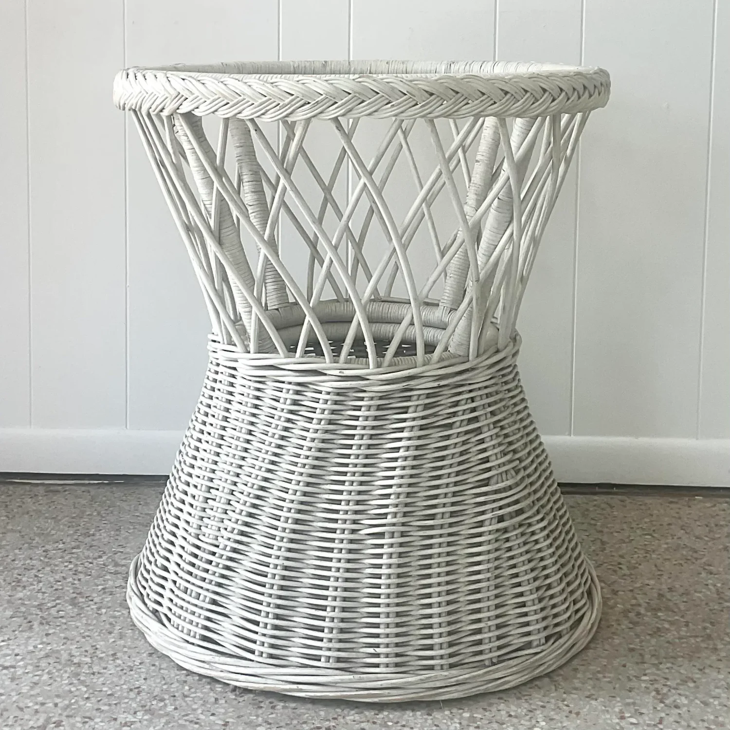 Late 20th Century Vintage Coastal Rattan Dining Table Pedestal - Back view