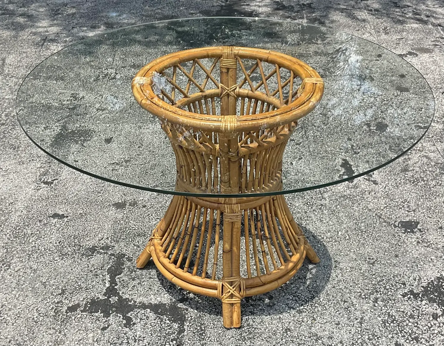 Late 20th Century Vintage Coastal Trellis Rattan Dining Table - Top view