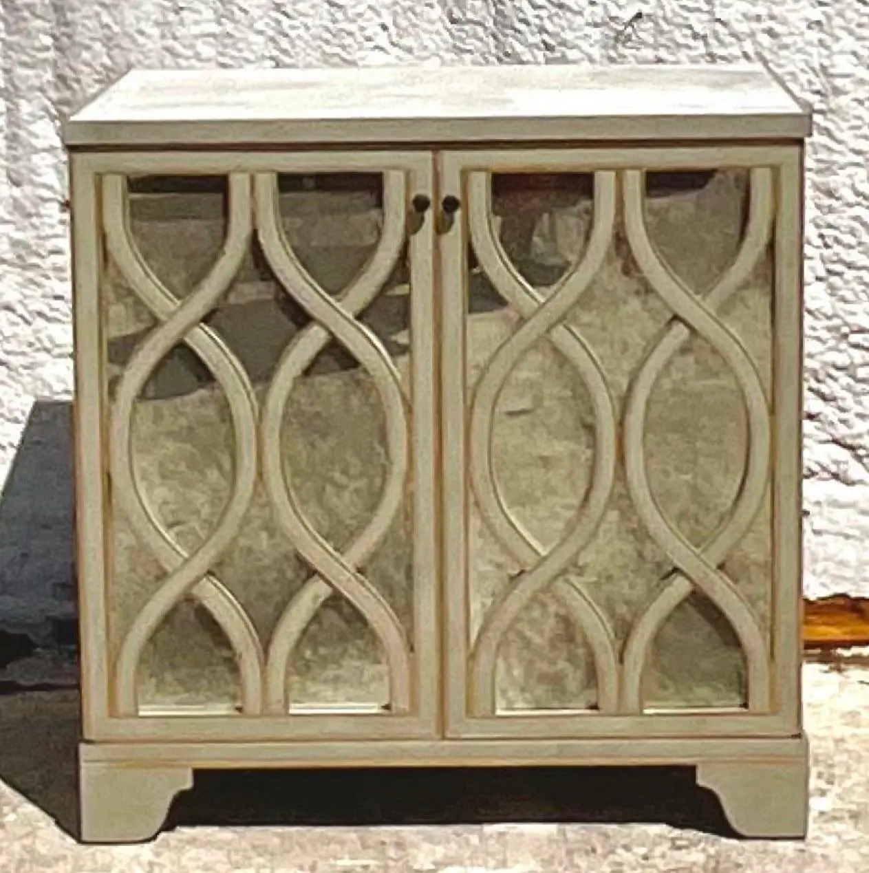 Late 20th Century Vintage Regency Gilt Tipped Cabinet - Top view